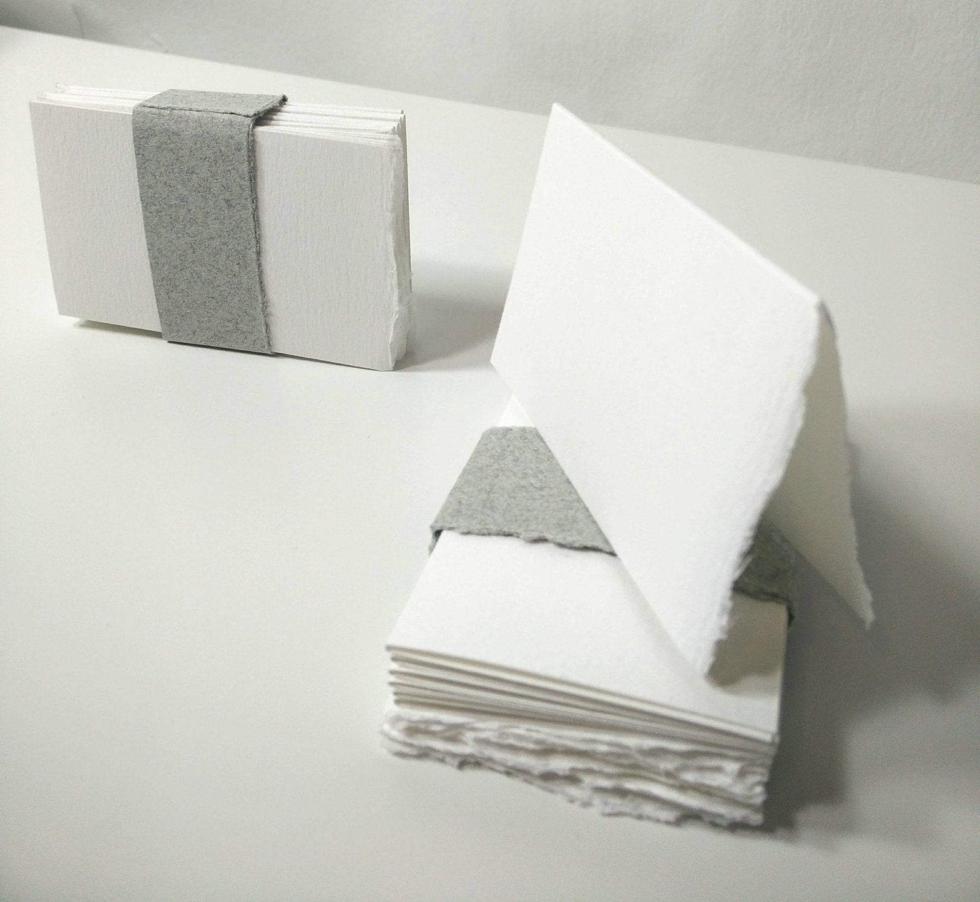 Marque-places en coton à bords frangés