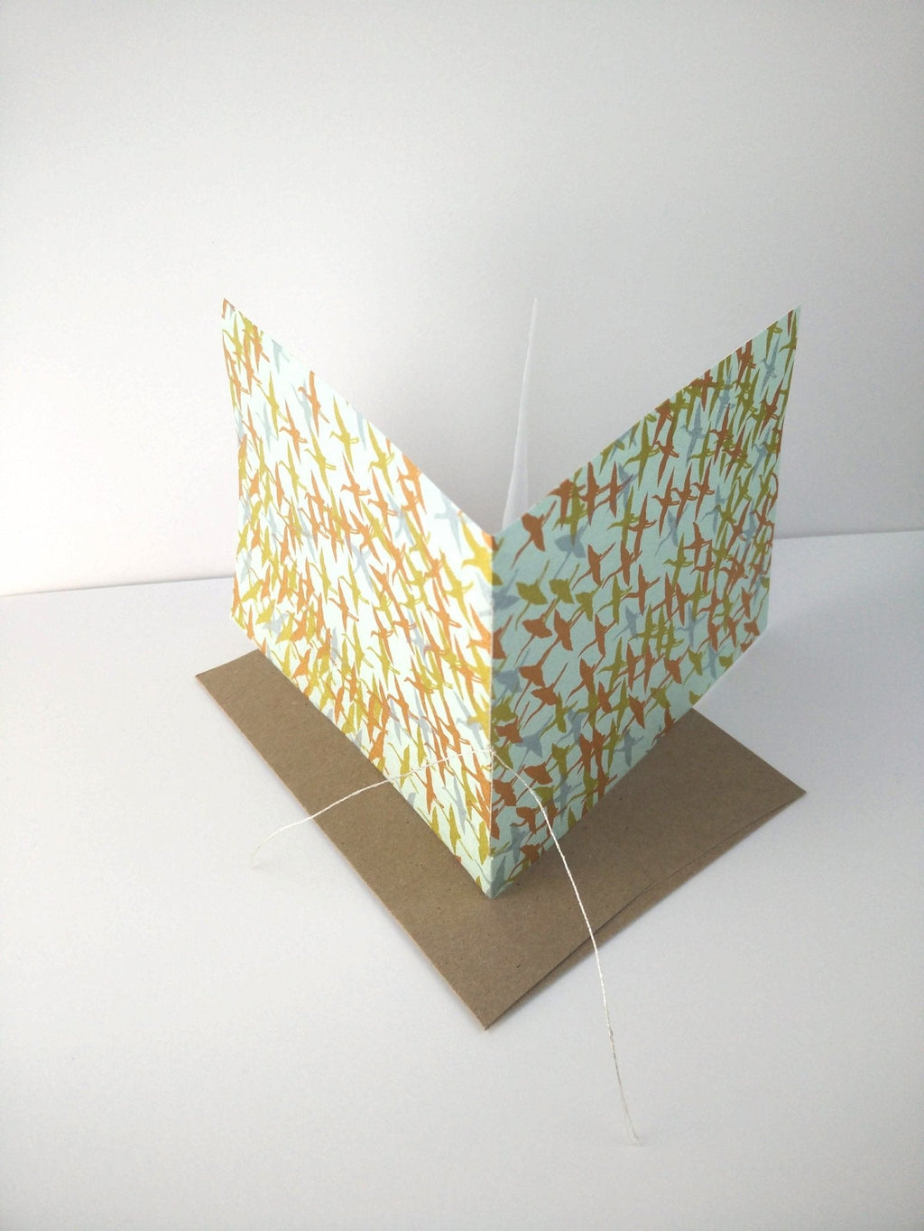 Carte vierge en coton chiyogami cousue main | Oiseaux métalliques
