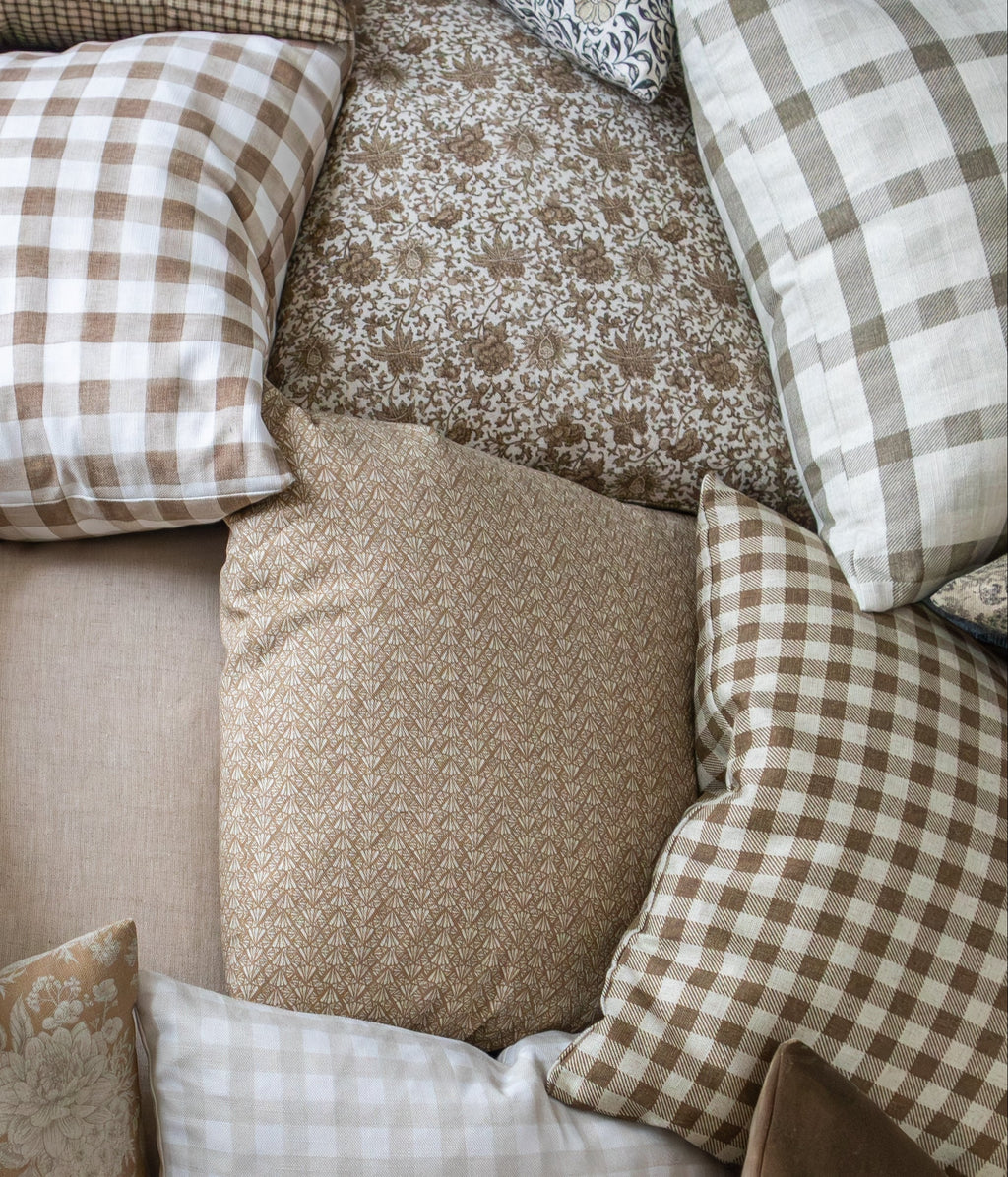 Quinton | Housse de coussin à carreaux neutres 