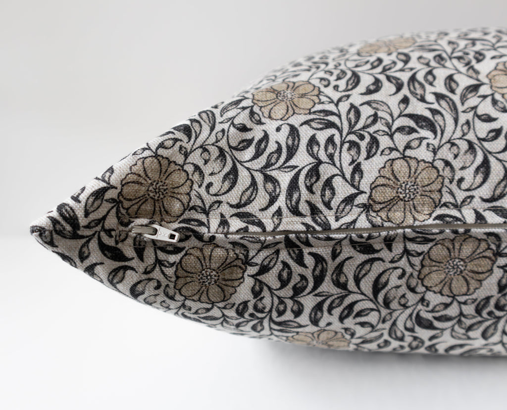 Fleur de Vie | Housse de coussin florale 
