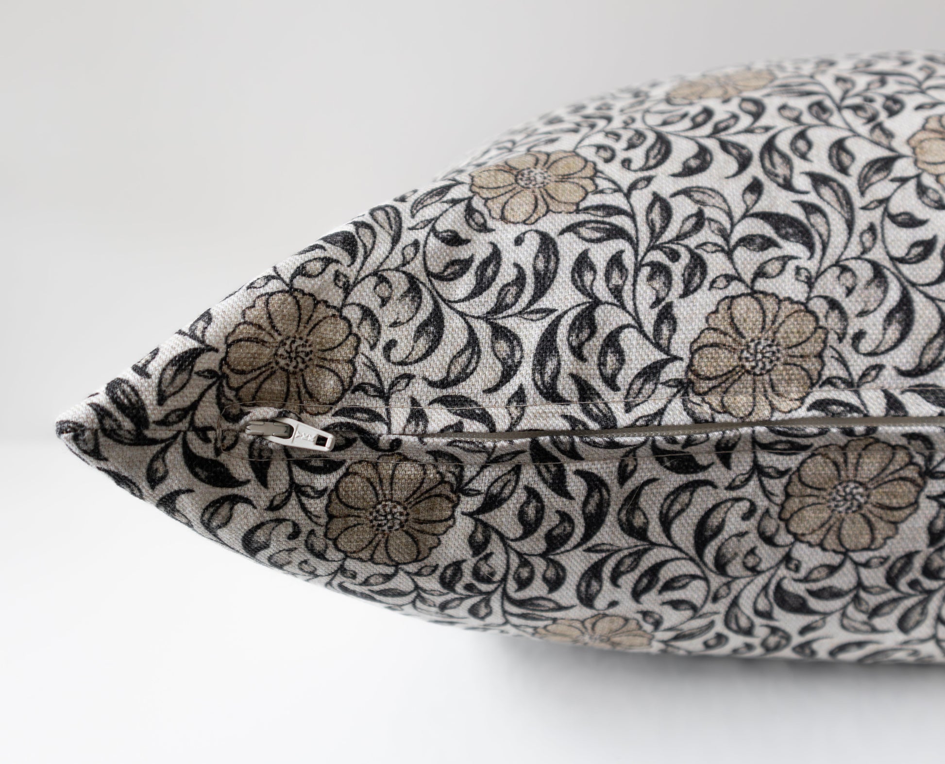 Fleur de Vie | Housse de coussin florale 