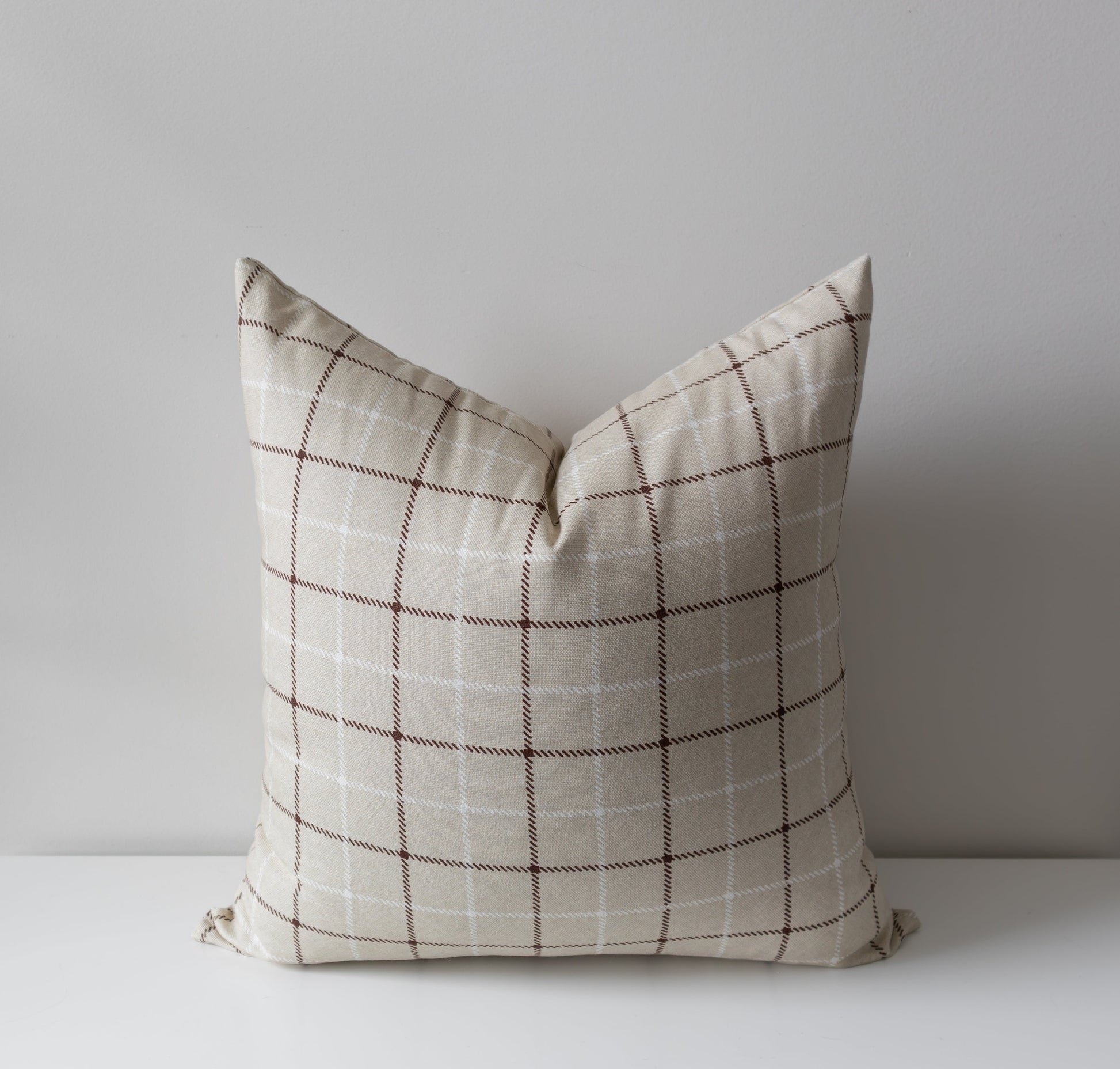 Niall | Housse de coussin géométrique neutre à empiècements 