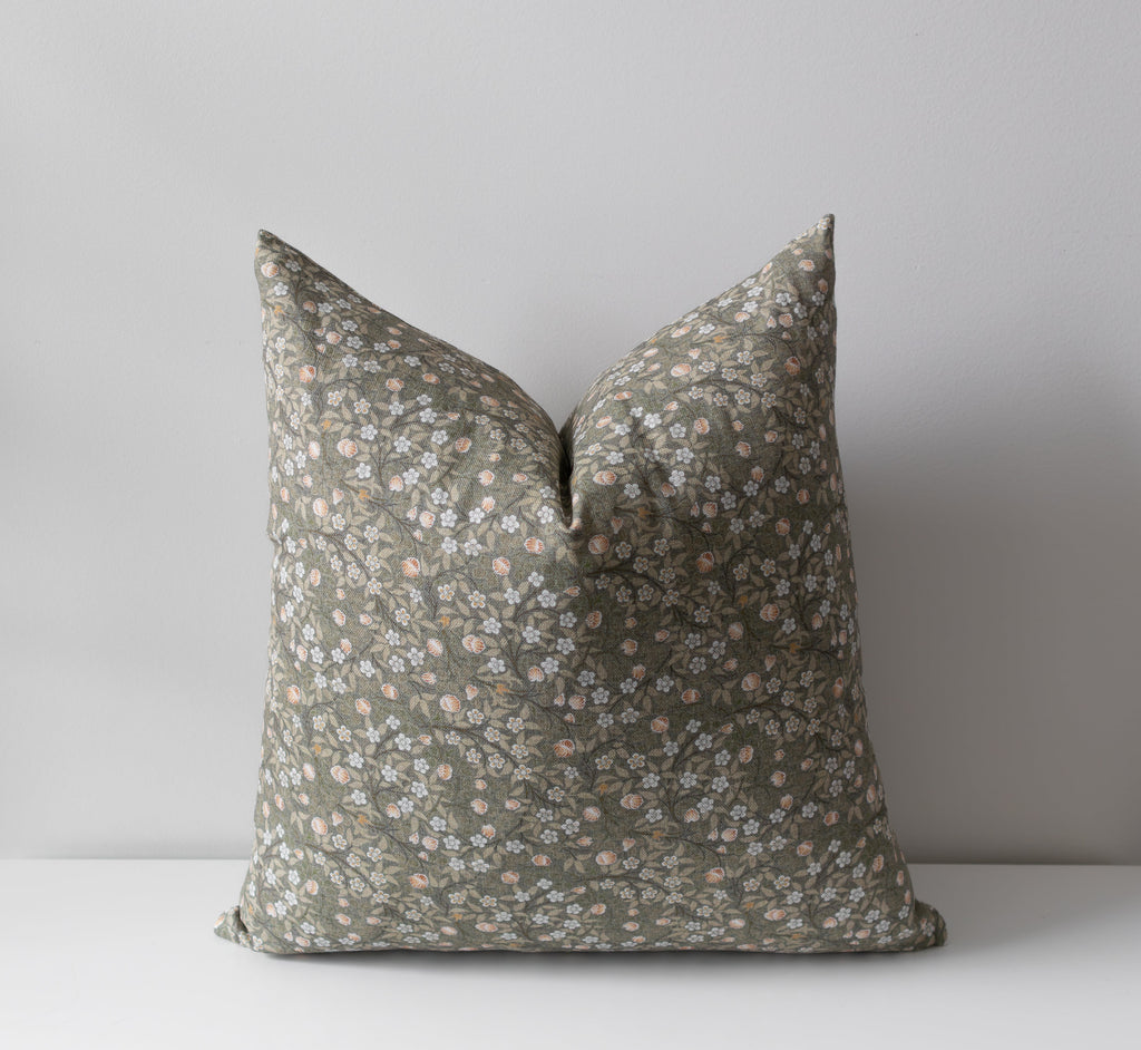 Isla | Housse de coussin à fleurs vertes 