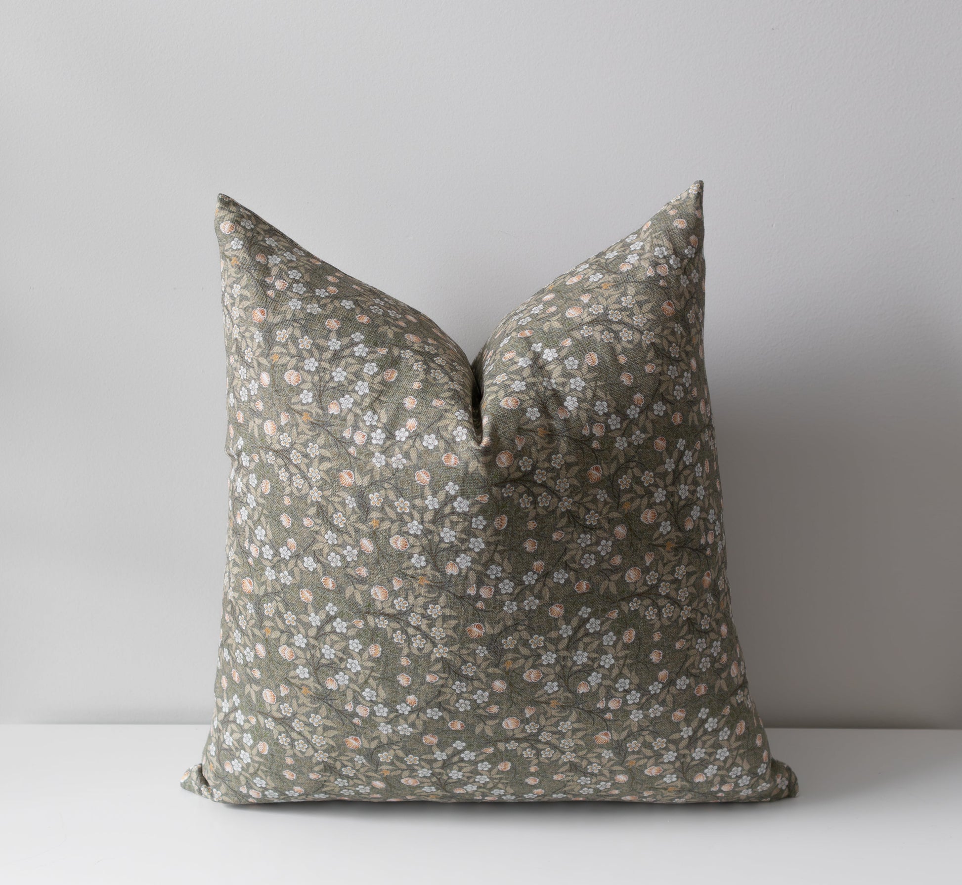 Isla | Housse de coussin à fleurs vertes 