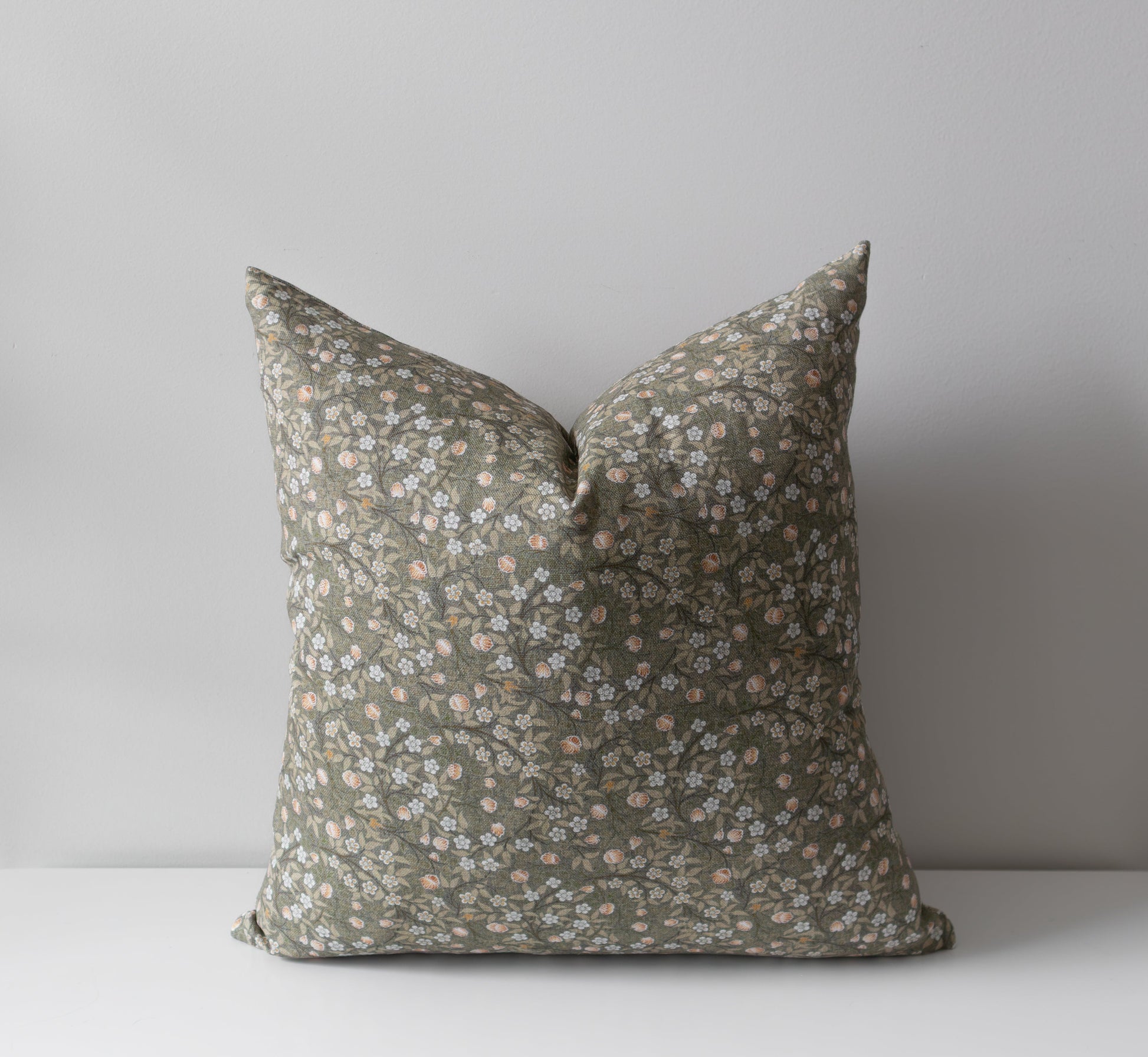 Isla | Housse de coussin à fleurs vertes 