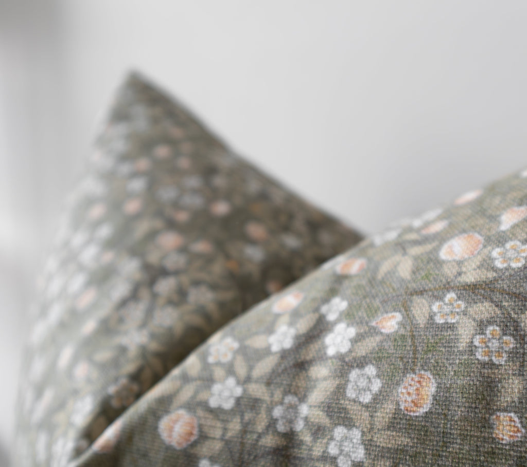 Isla | Housse de coussin à fleurs vertes 