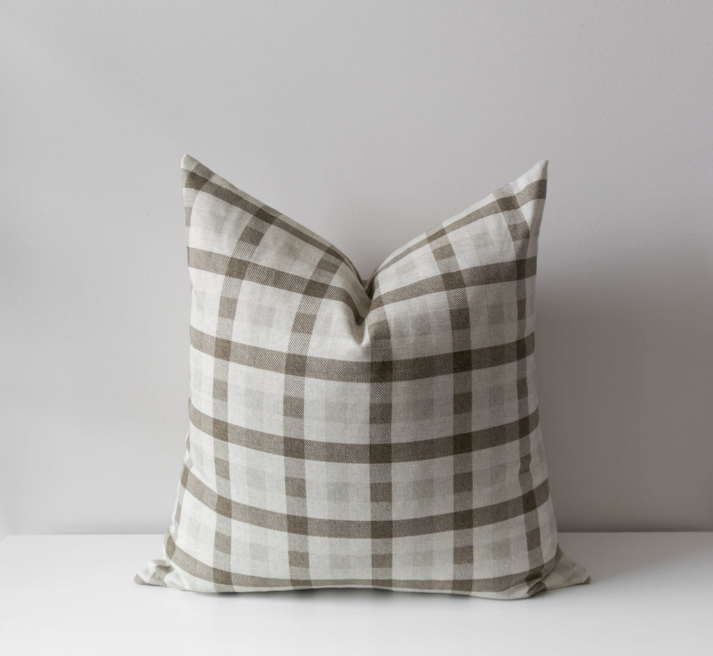 Quinton | Housse de coussin à carreaux neutres 