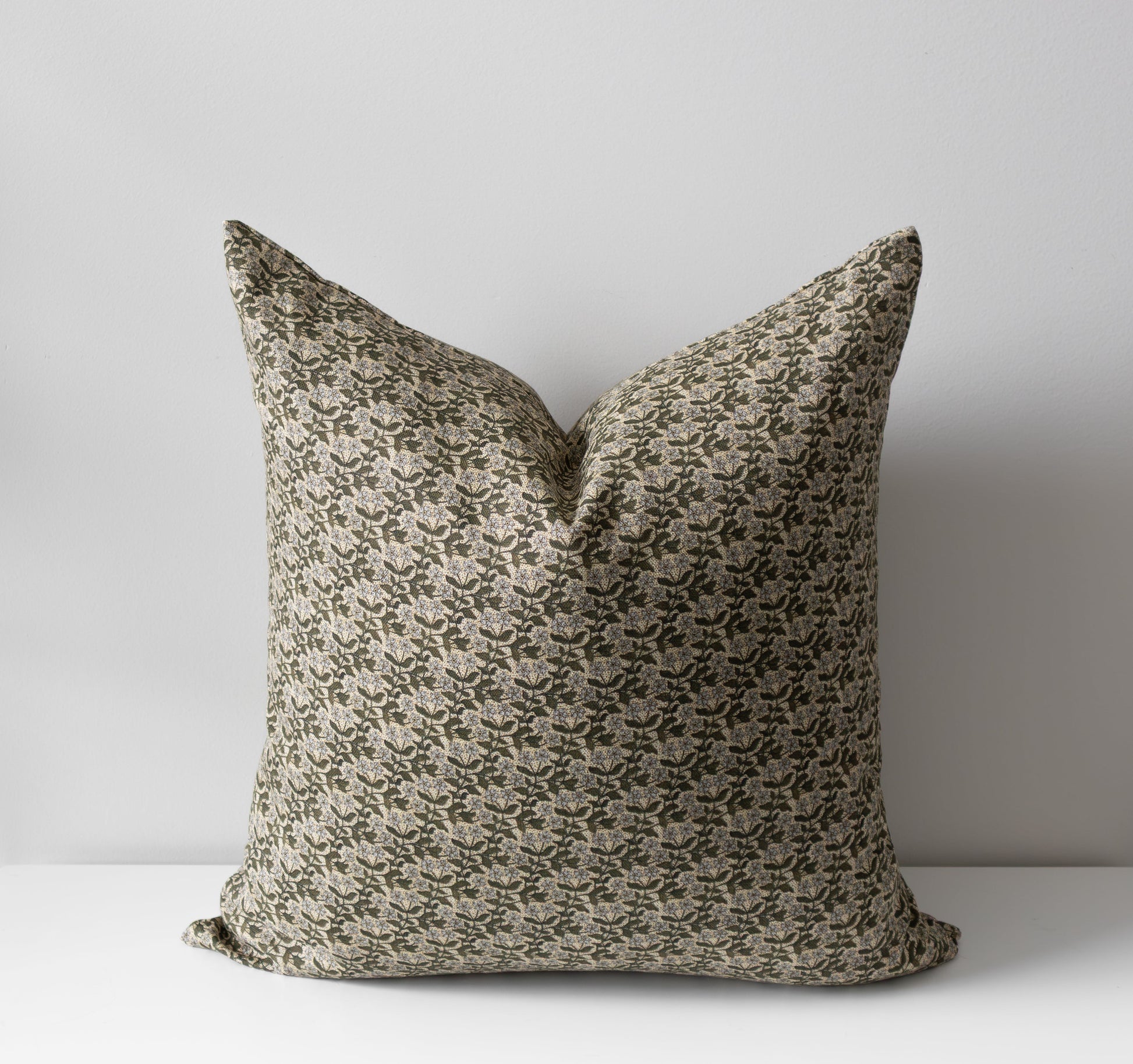 Sérénité | Housse de coussin à motif floral 
