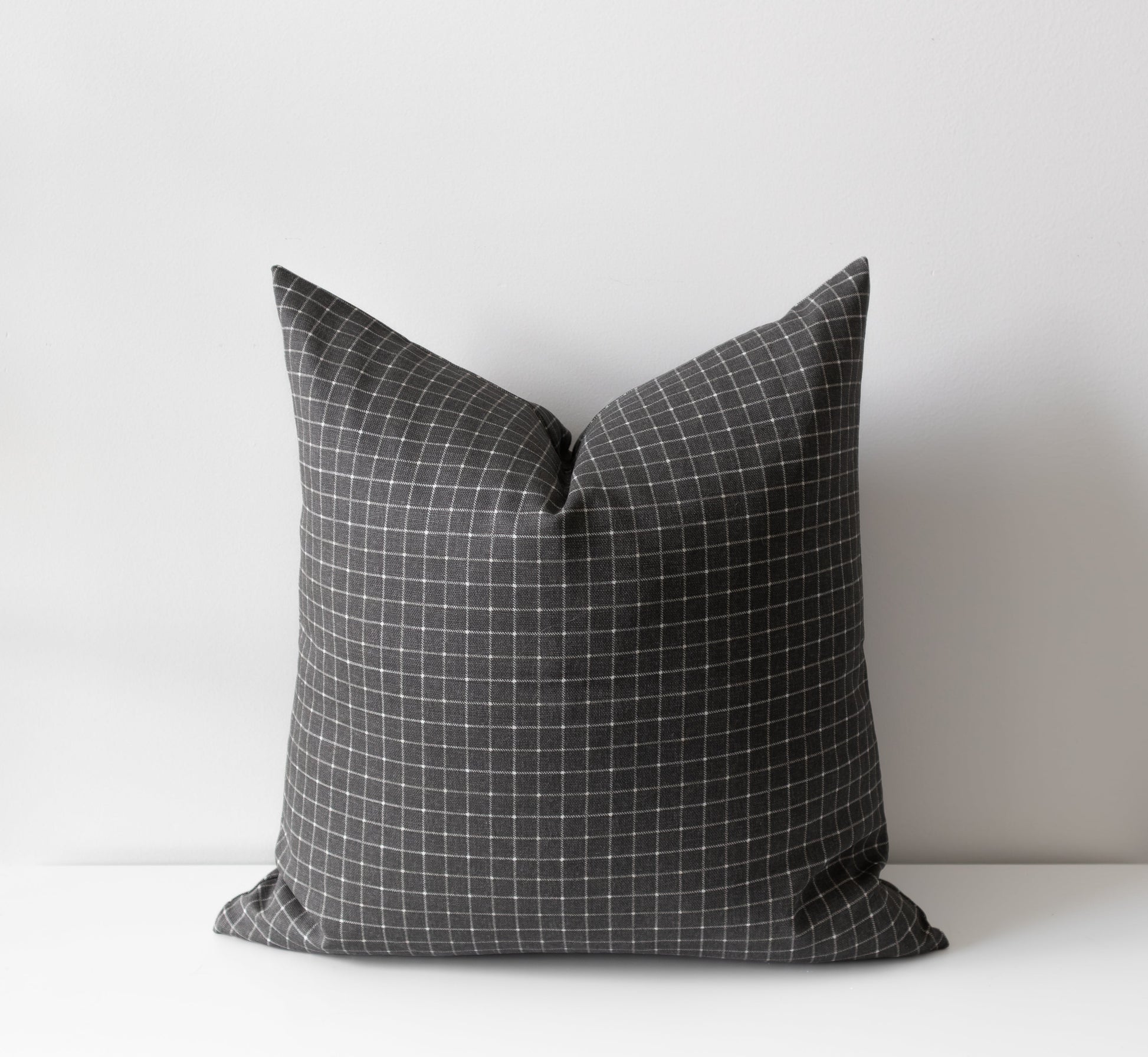 Theron | Housse de coussin Grey Gridlock 