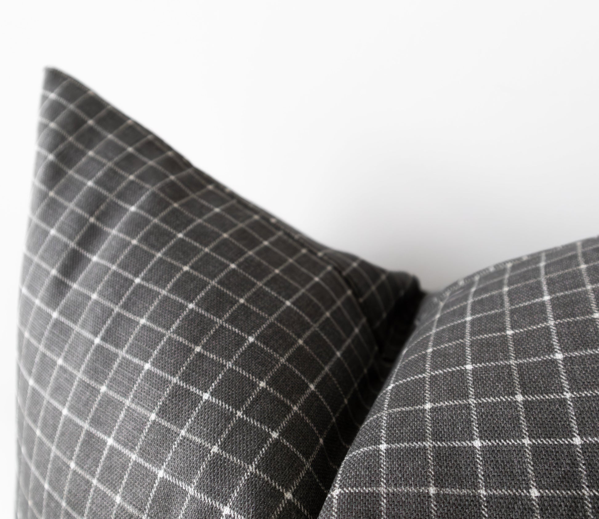Theron | Housse de coussin Grey Gridlock 