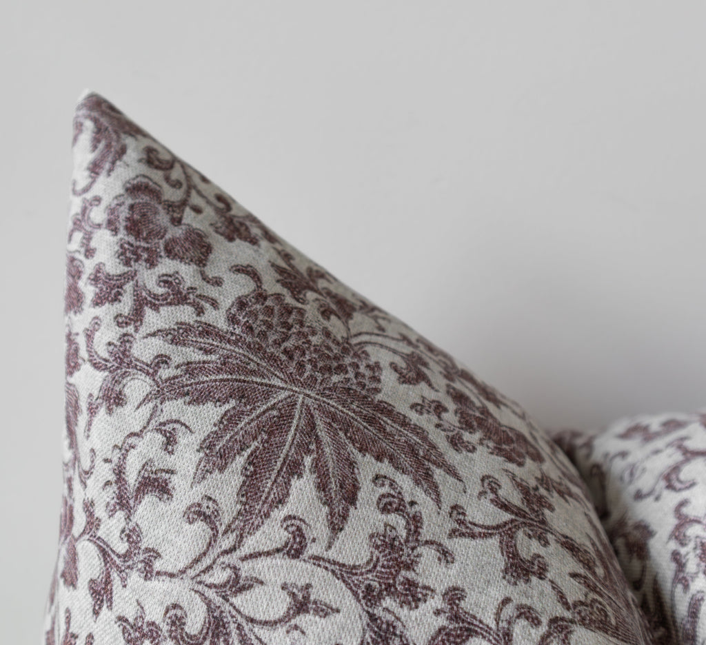 Lyra | Vintage Floral Pillow Cover