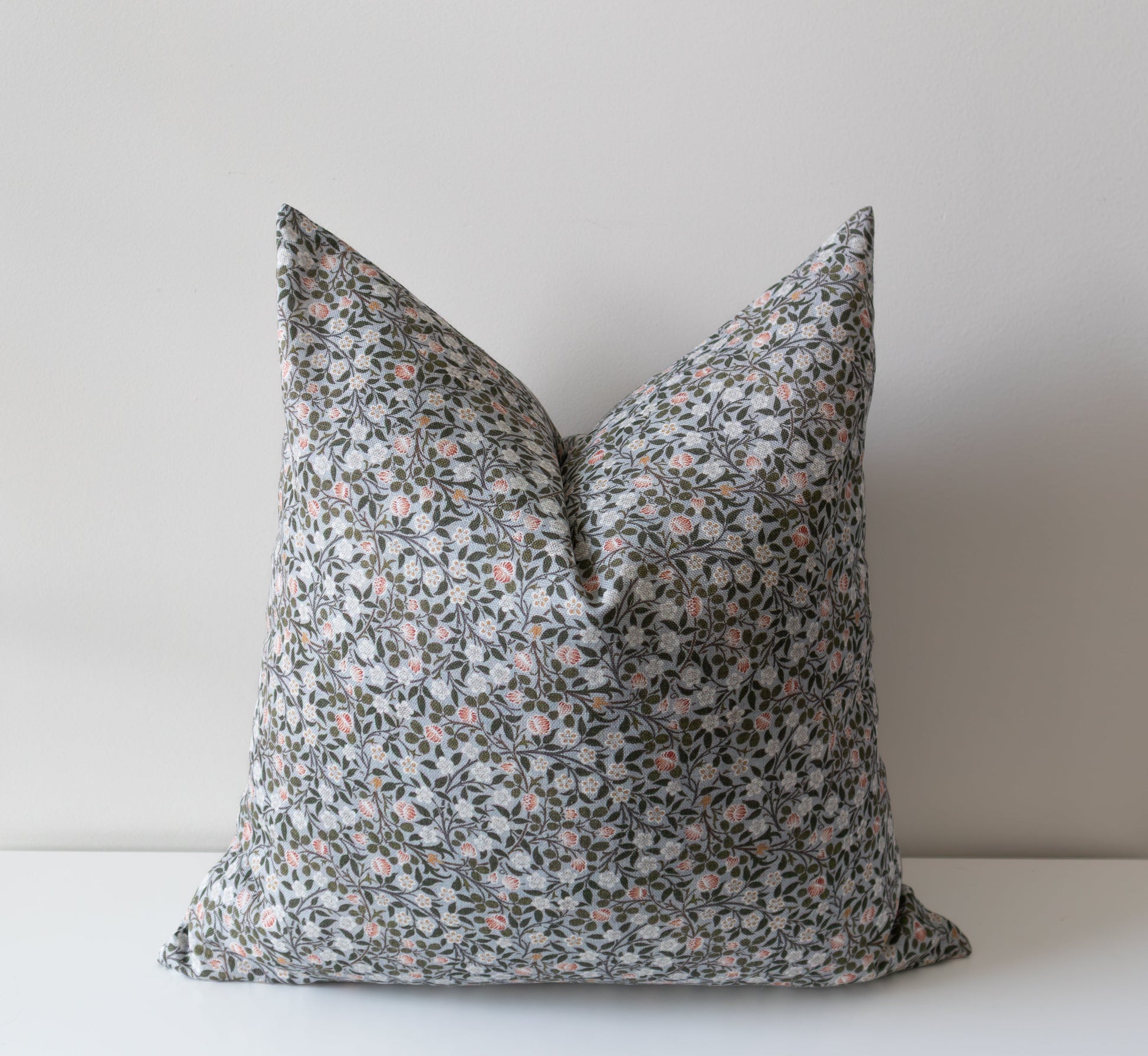 Sophia | Housse de coussin à fleurs bleues 