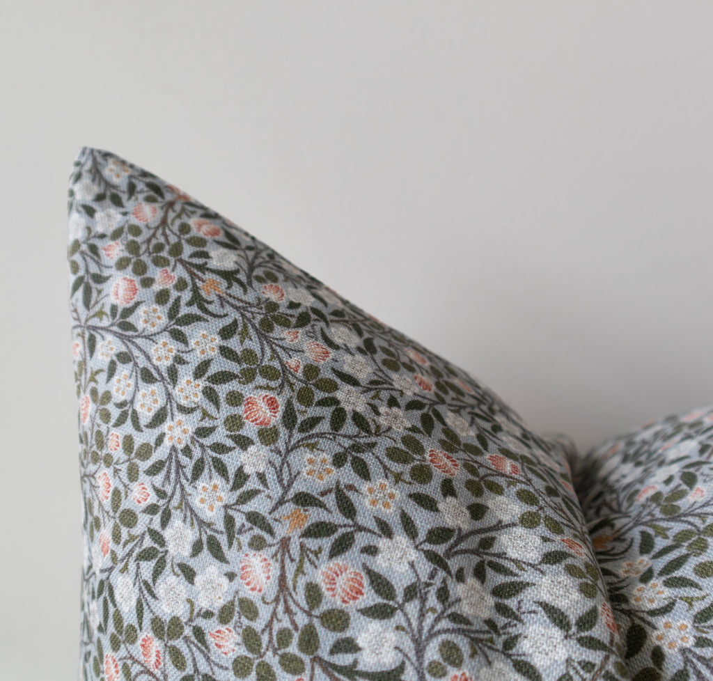 Sophia | Housse de coussin à fleurs bleues 