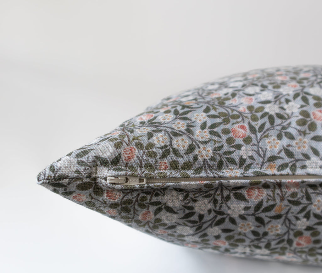 Sophia | Housse de coussin à fleurs bleues 