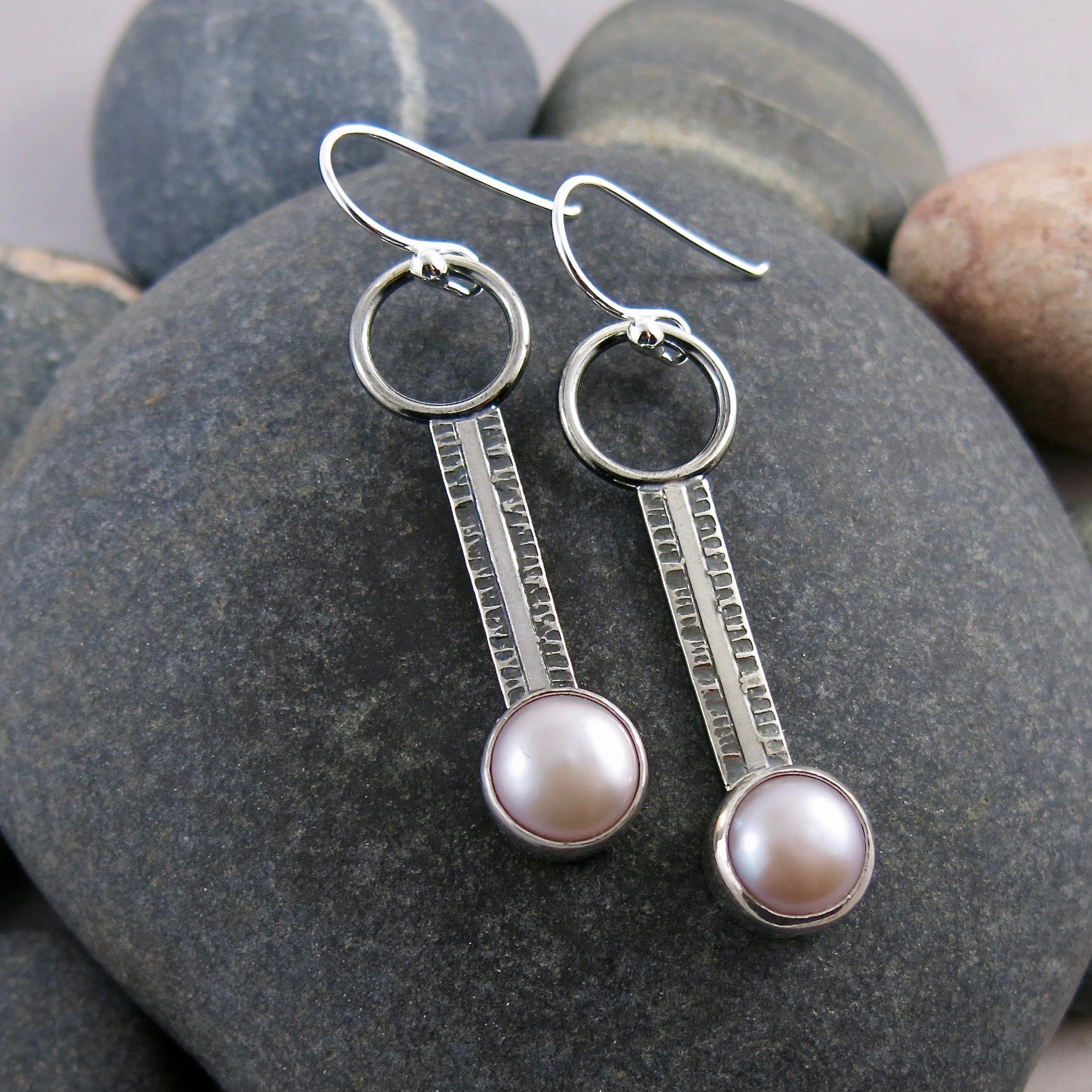 Boucles d'oreilles Pathways • Argent sterling et perles boutons roses