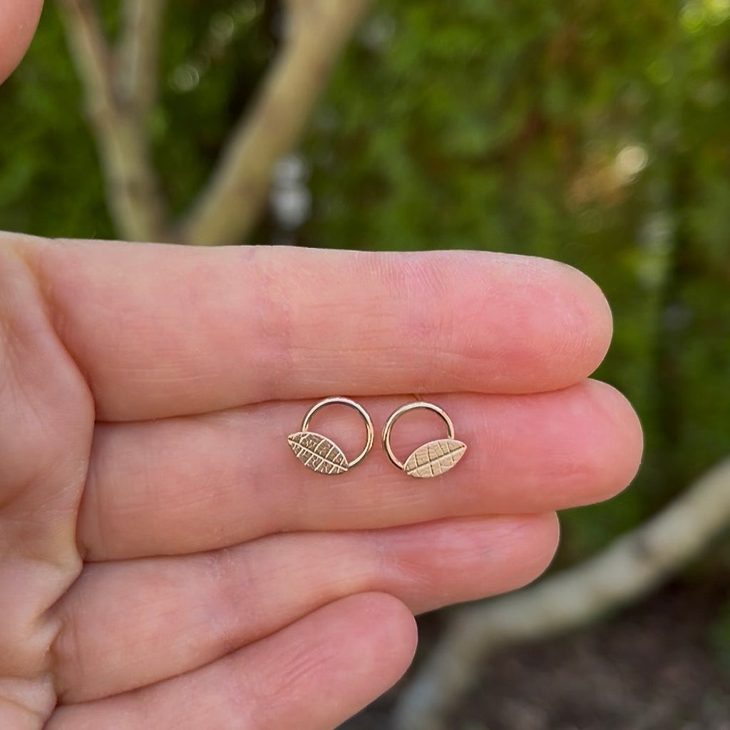 Tiny Leaf Circle Stud Earrings • 14K Gold Fill