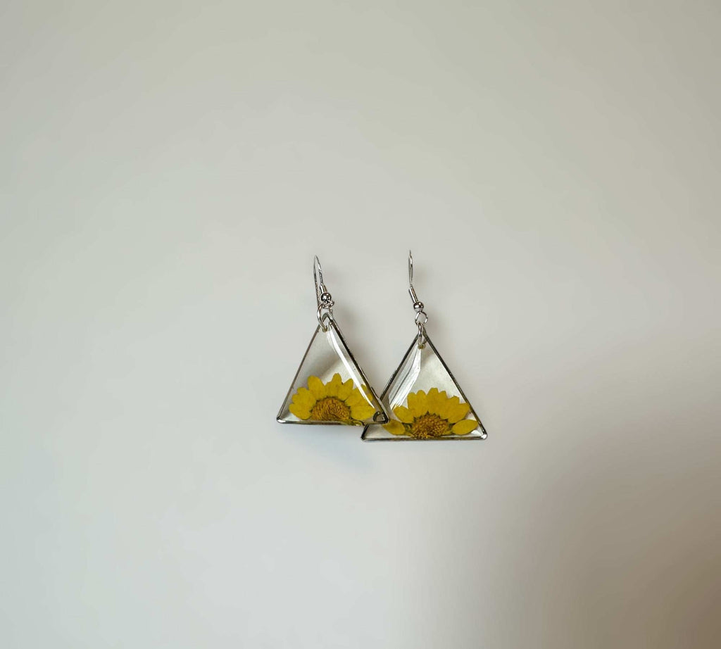 Daisy Charm - Handmade Pressed Flower Petal Resin Earrings