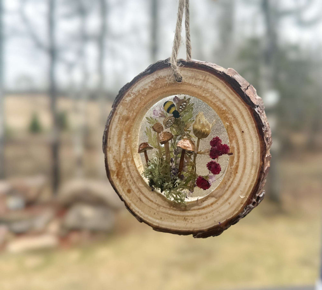 Murmures de la forêt enchantée - Attrape-soleil en bois et botanique faits main