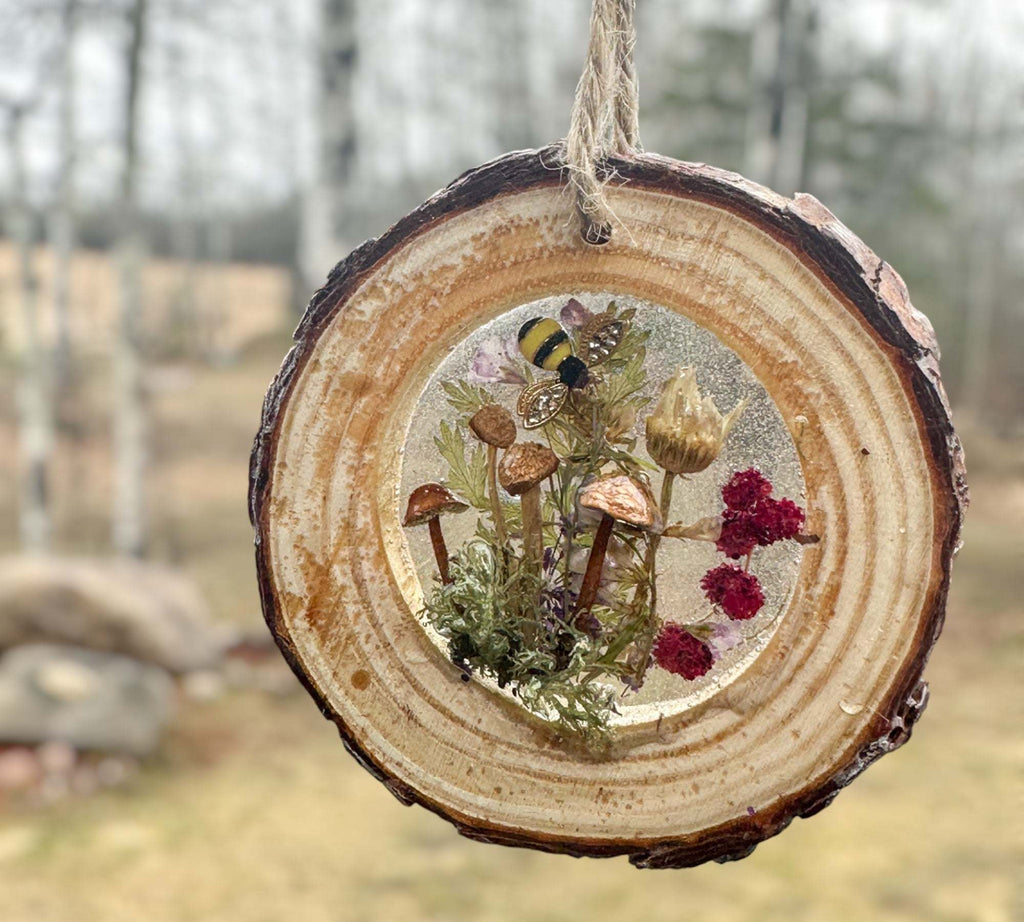 Murmures de la forêt enchantée - Attrape-soleil en bois et botanique faits main