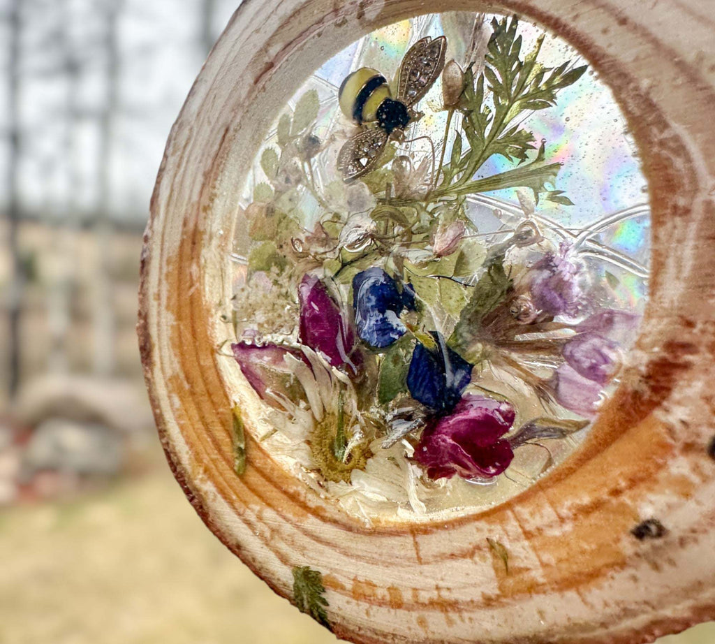 Murmures de la forêt enchantée - Attrape-soleil en bois et botanique faits main