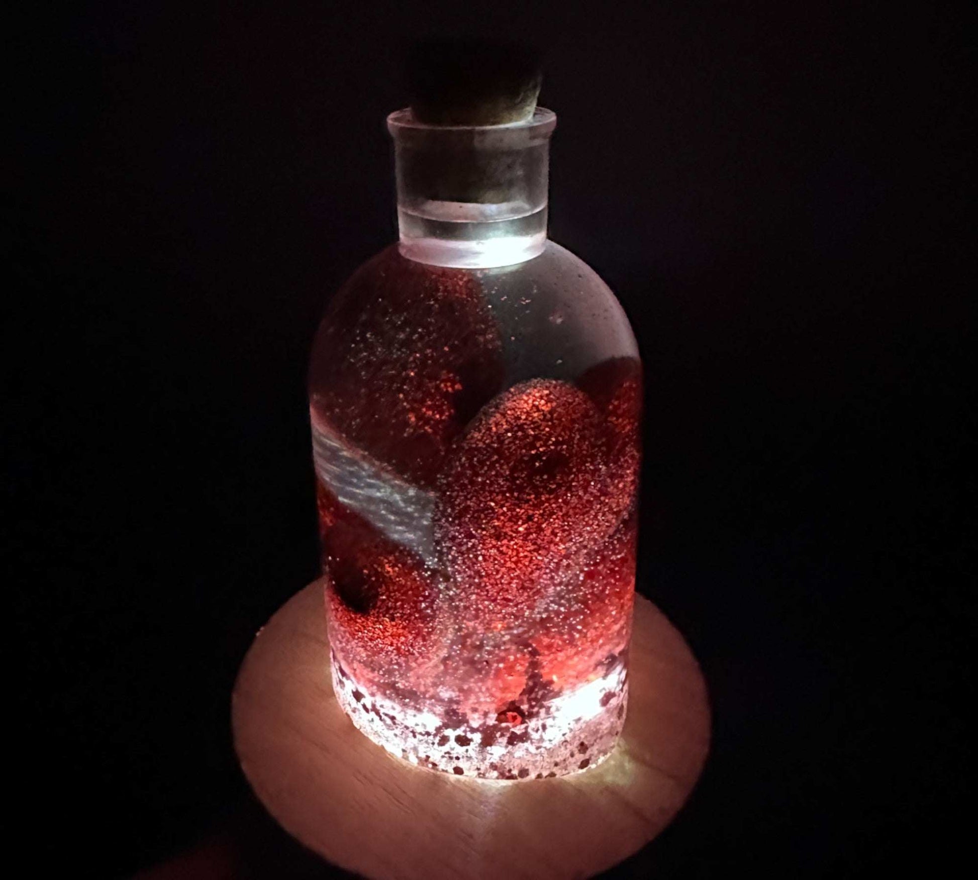 Bouteille en résine Love Potion - Décoration d'intérieur en forme de cœur scintillant faite à la main