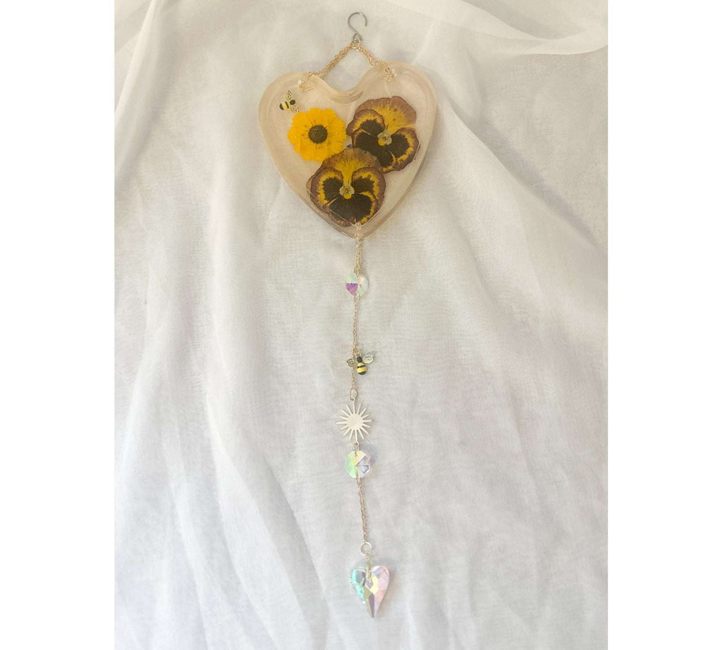 Attrape-soleil en résine en forme de cœur, motif floral phosphorescent, véritables pensées et abeilles