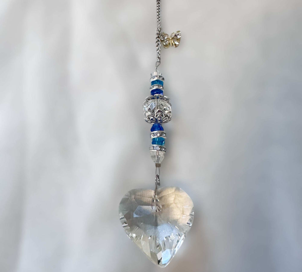 Attrape-soleil Bluebell Dreams en forme de cœur floral avec lueur bleue, fait main