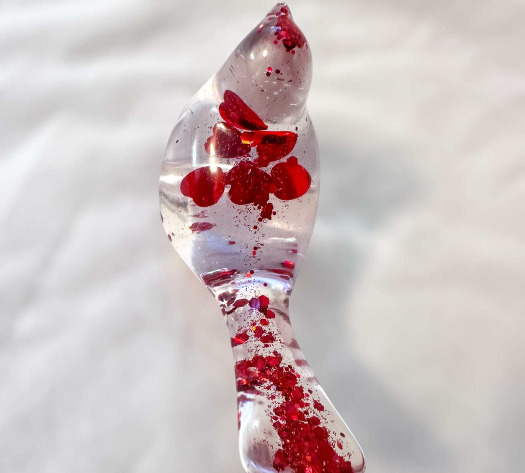 Oiseau en forme de cœur rouge flottant - Décoration d'oiseau en résine faite à la main