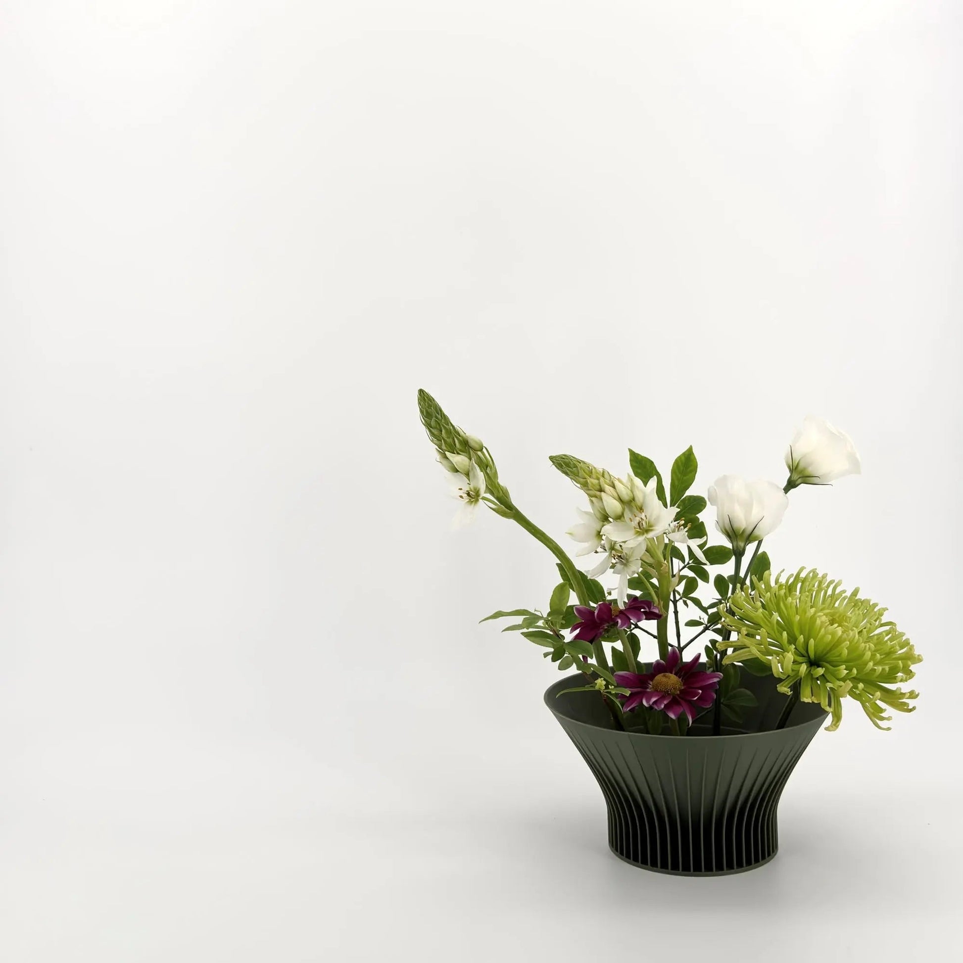 LOTUS Vase Small