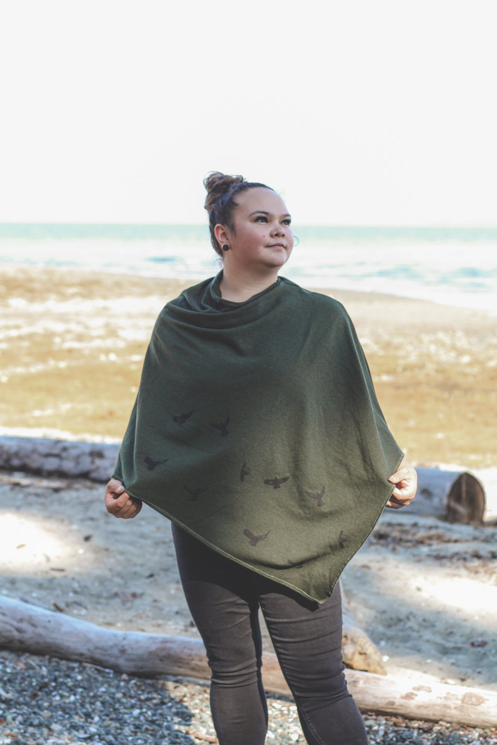 Poncho vert forêt à motif d'oiseaux