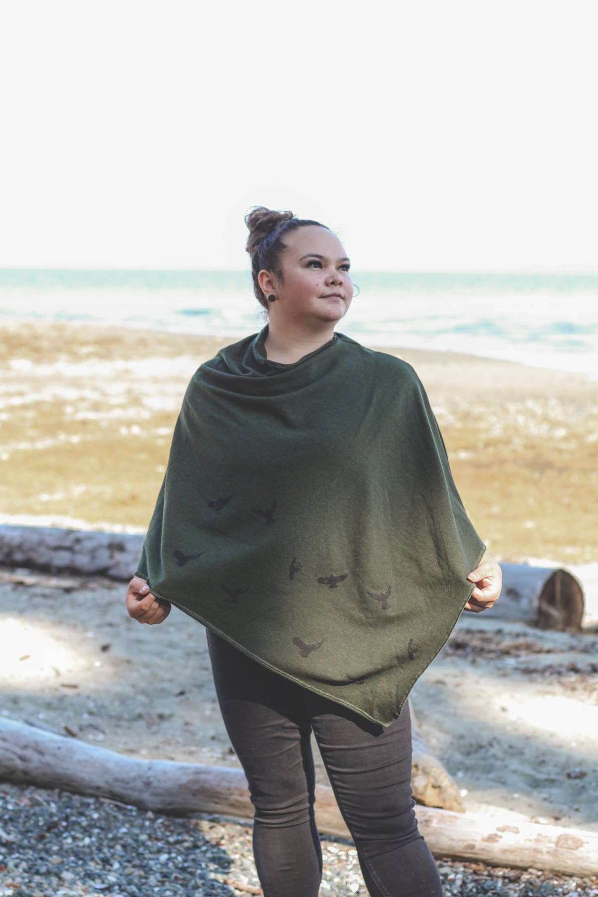 Poncho vert forêt à motif d'oiseaux