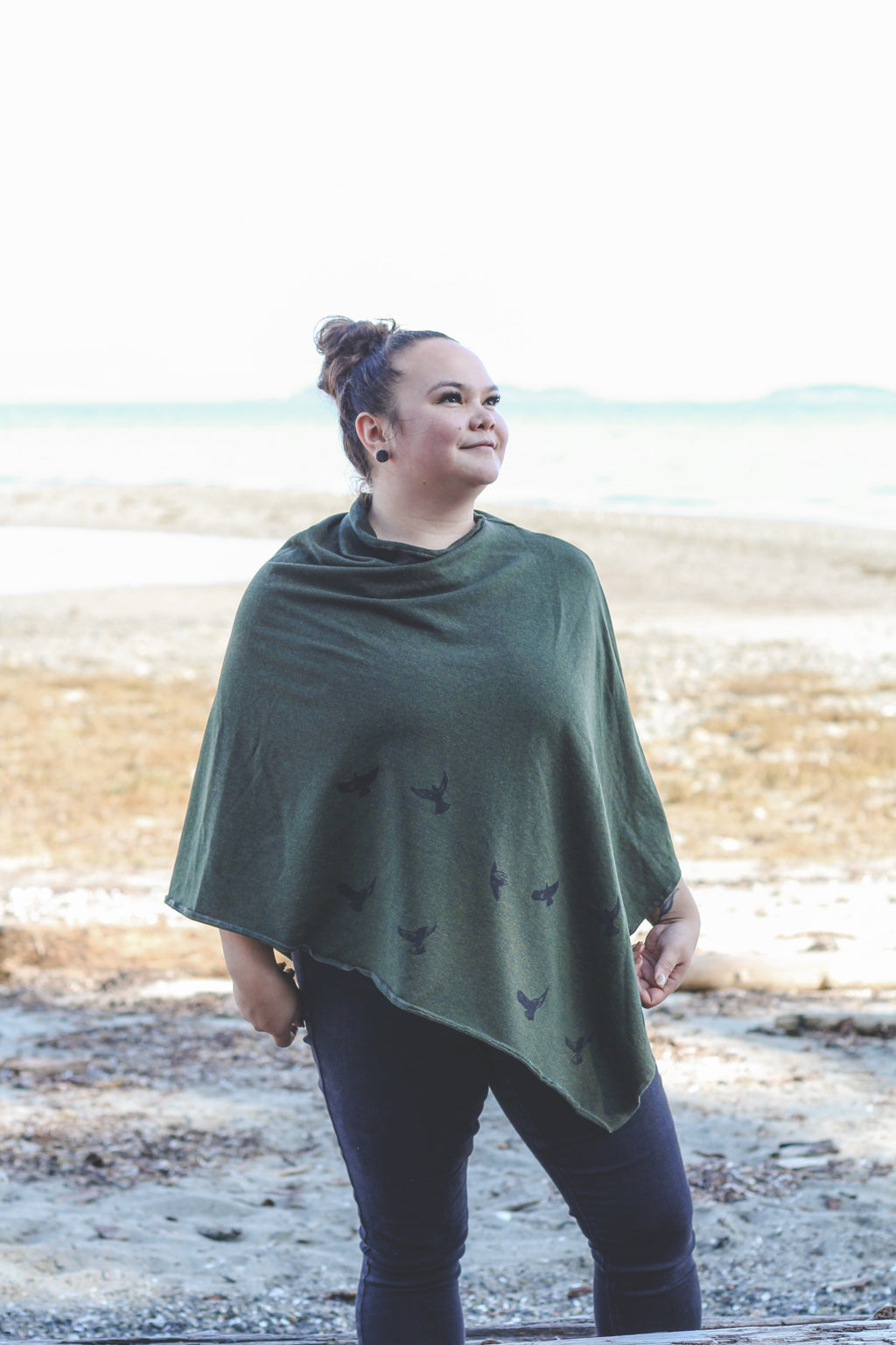 Poncho vert forêt à motif d'oiseaux