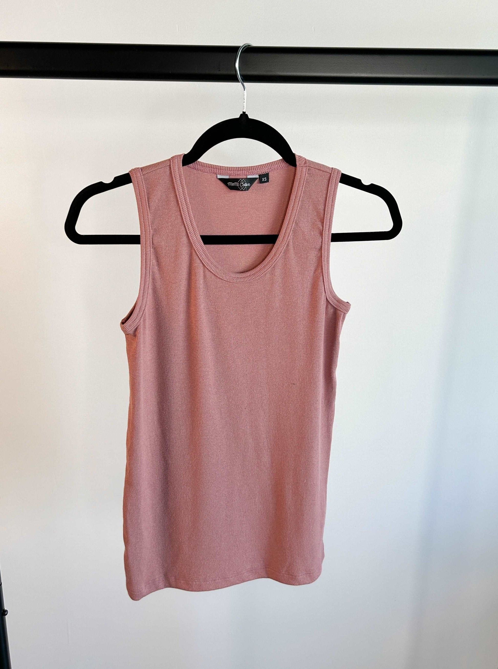 Le débardeur côtelé en blush