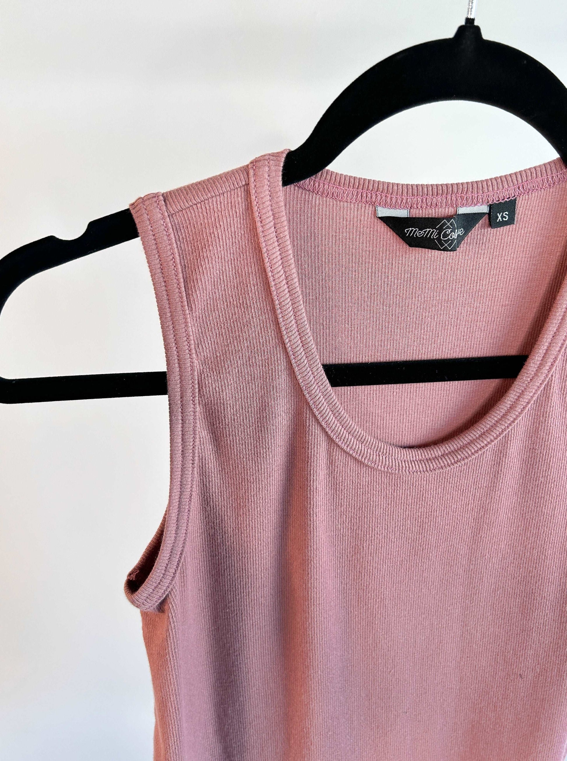 Le débardeur côtelé en blush