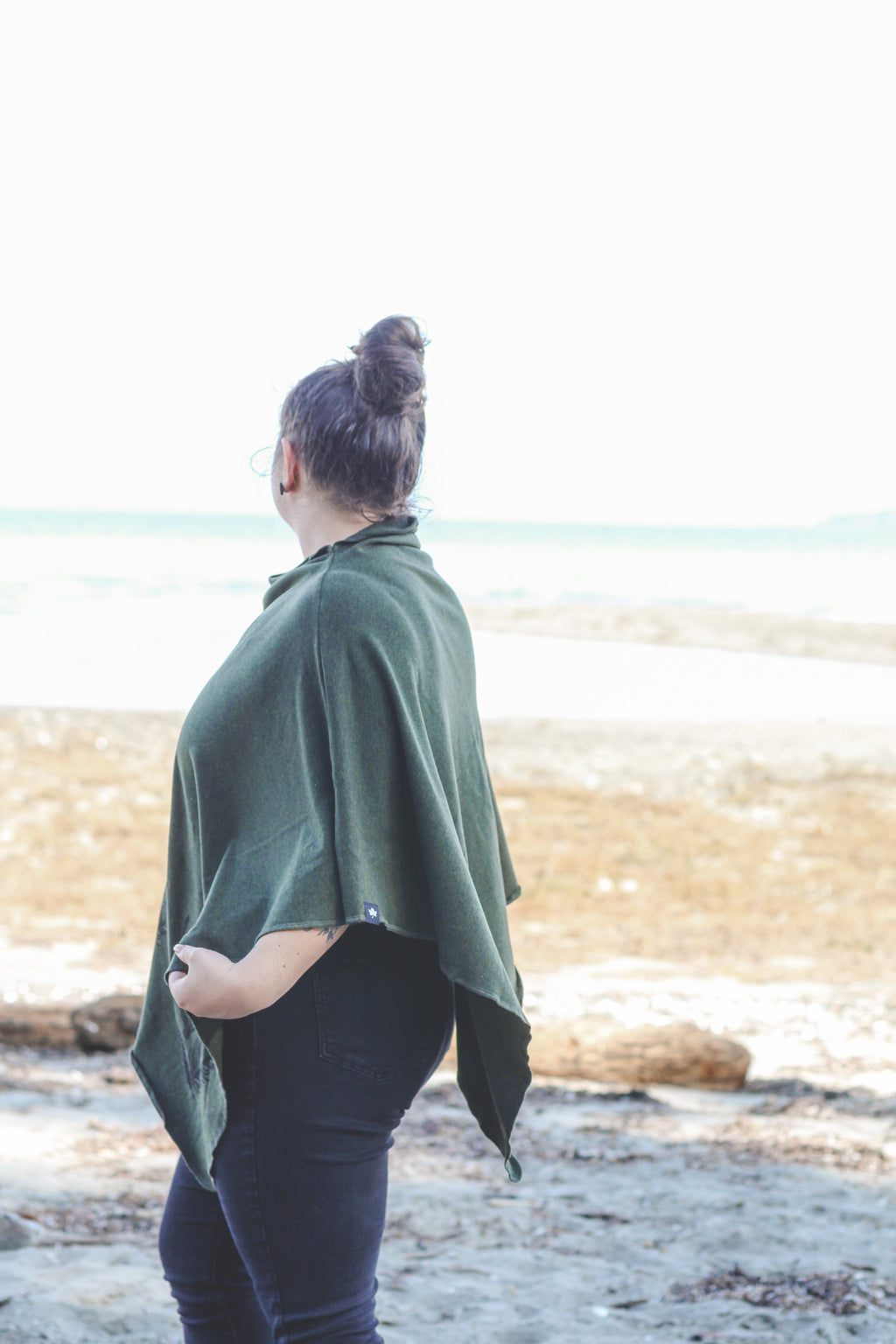 Poncho vert forêt à motif d'oiseaux