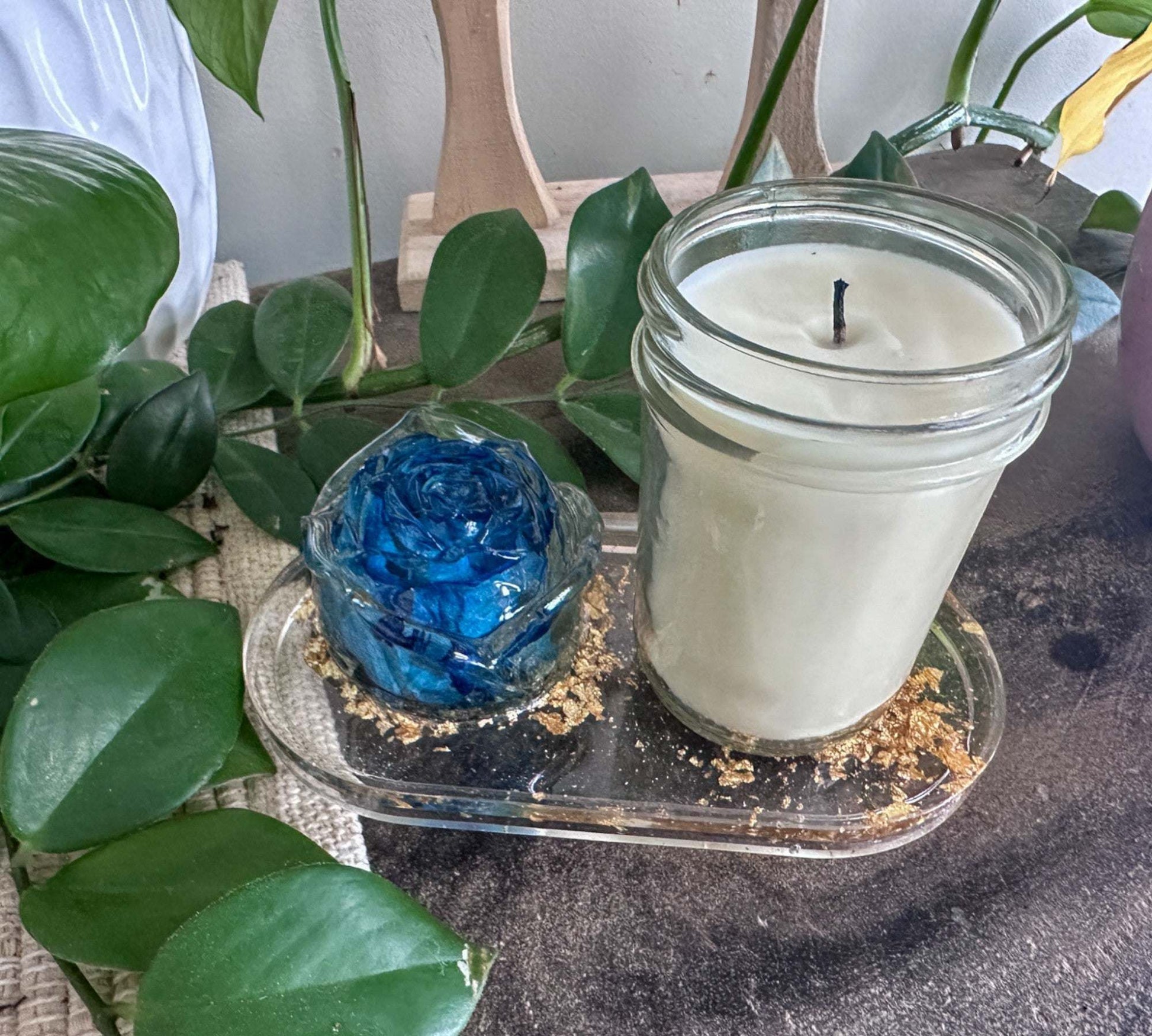 Plateau en résine de rose bleue éternelle fait à la main