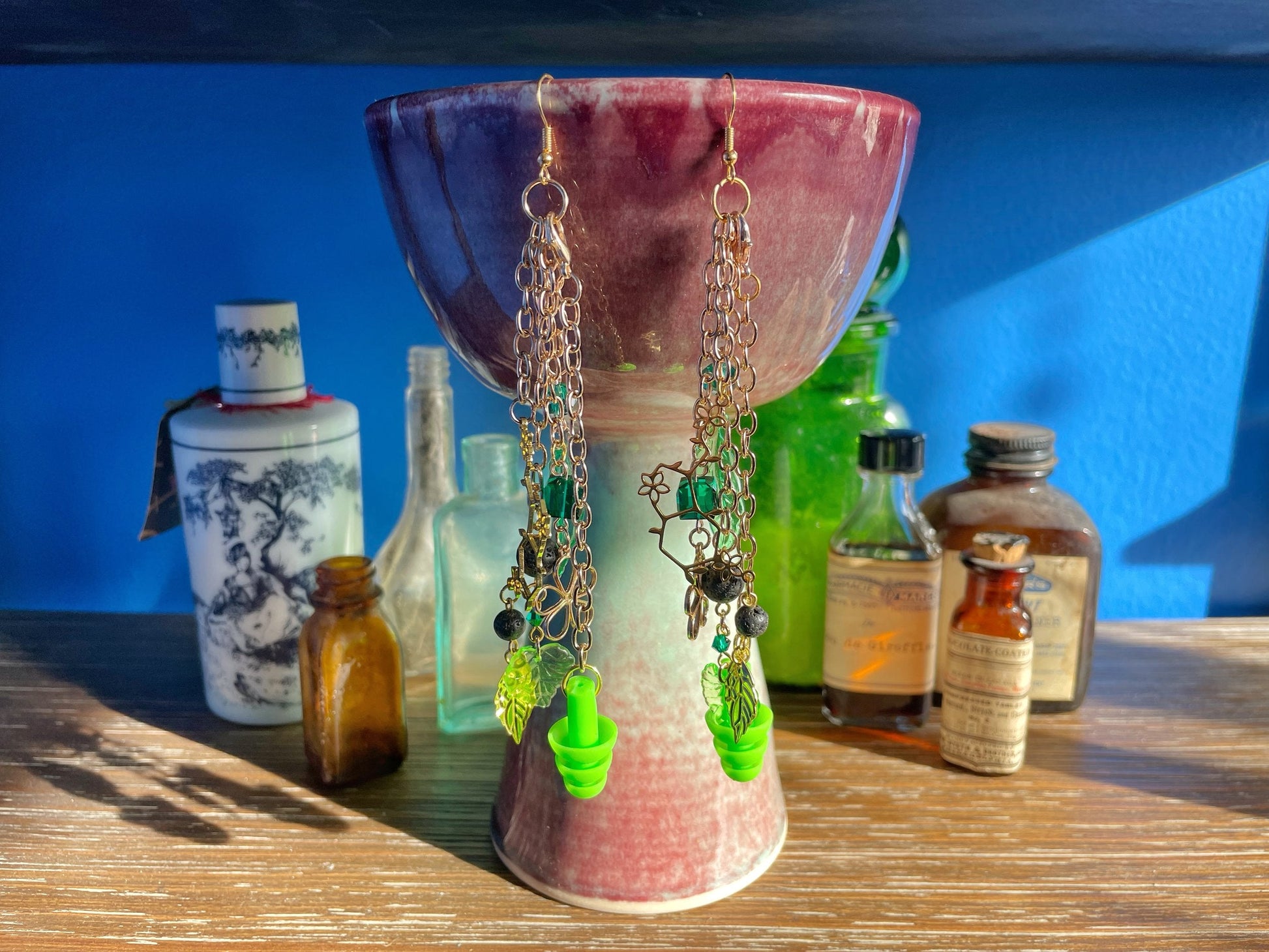 Boucles d'oreilles mode apaisantes sensorielles aromathérapie, molécule de sérotonine verte et fleur