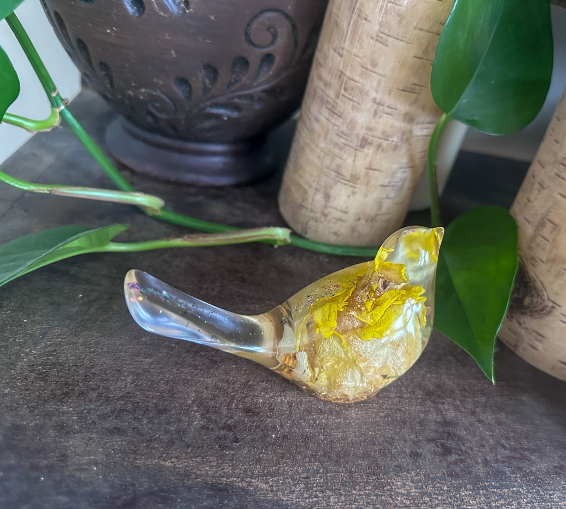 Oiseau en résine Rose dorée – Décoration d'oiseau inspirée de la nature faite à la main