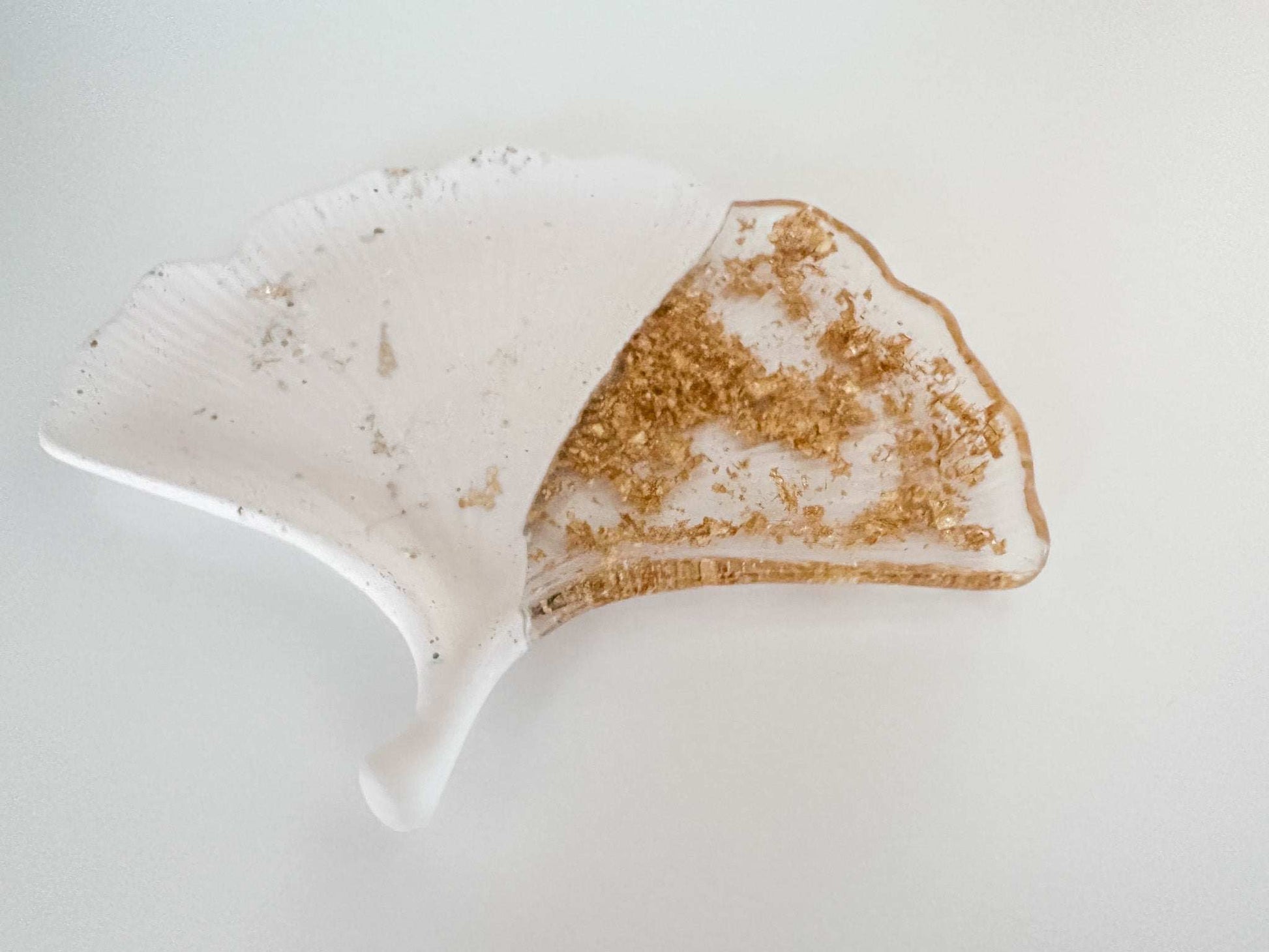 Plateau Fusion Ginkgo Doré - Plateau Feuille Fait Main en Résine et Pierre