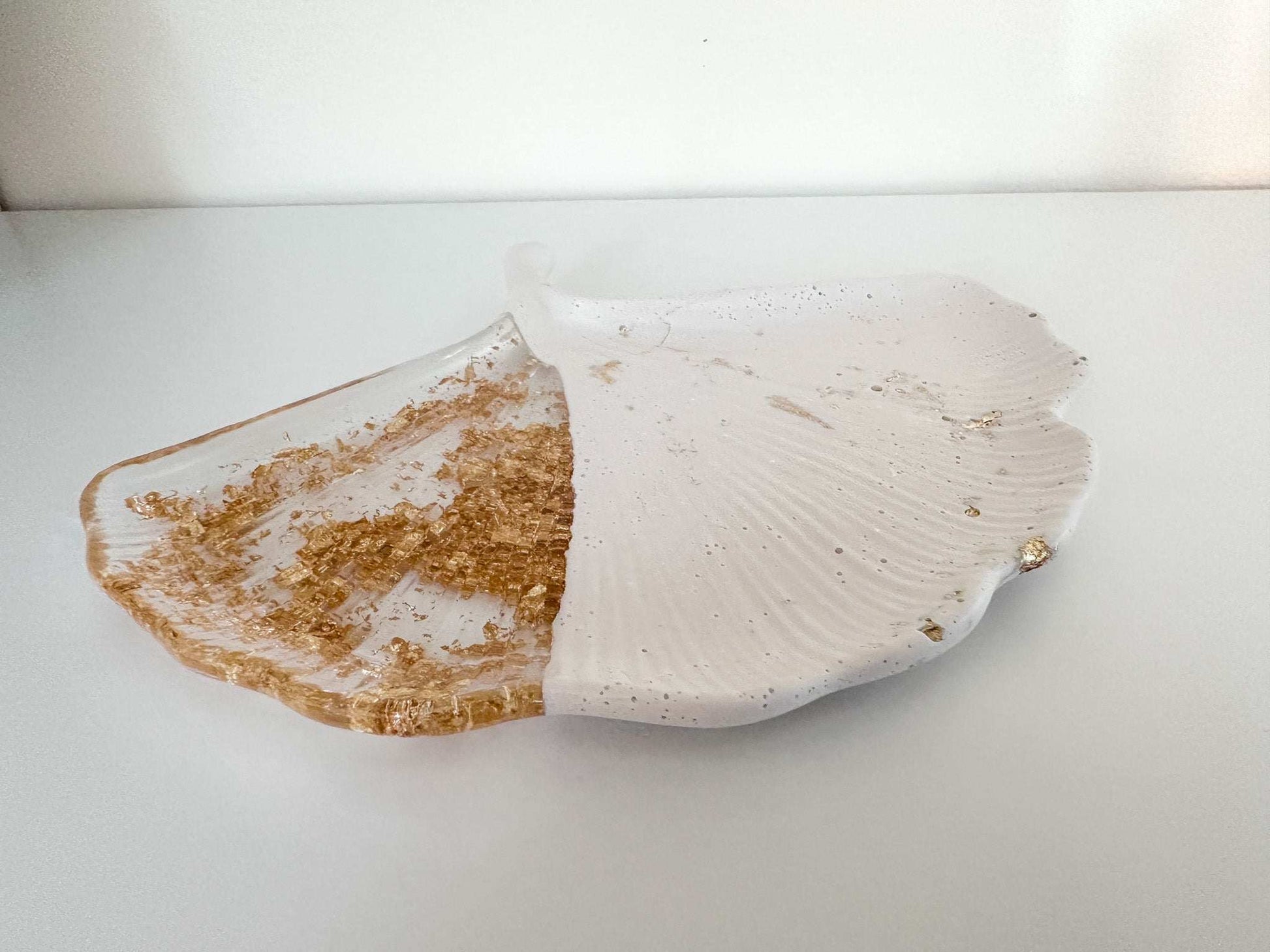 Plateau Fusion Ginkgo Doré - Plateau Feuille Fait Main en Résine et Pierre