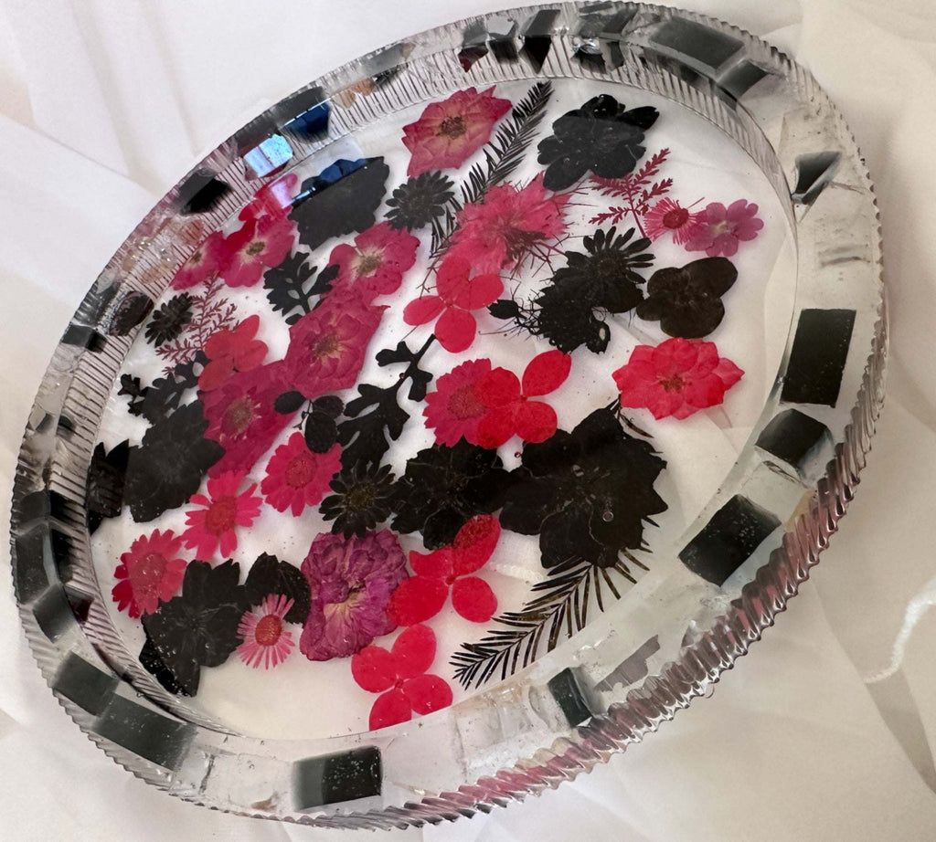 Plateau en résine Midnight Bloom - Décor artisanal en fleurs pressées