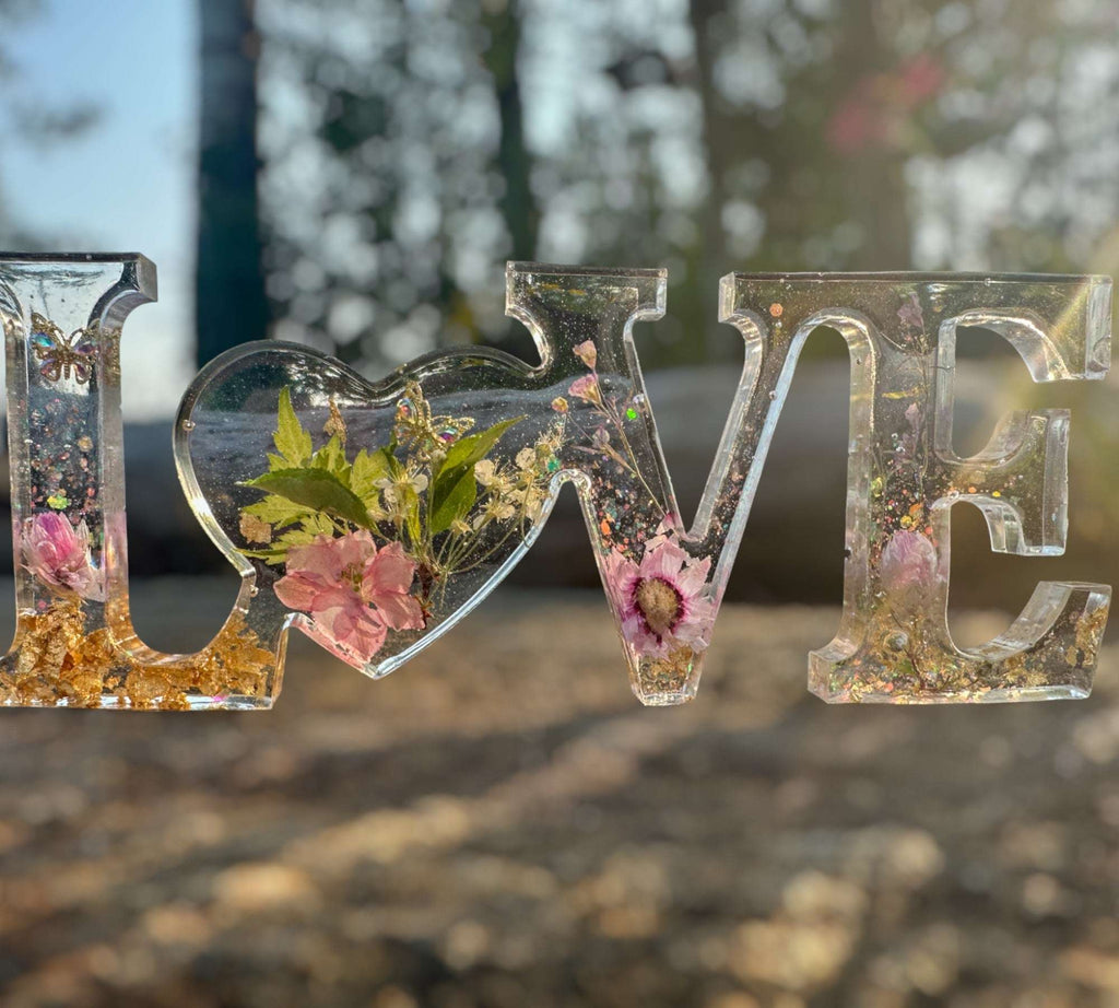 Décoration de jardin enchanté Love - Fleur rose autoportante LOVE