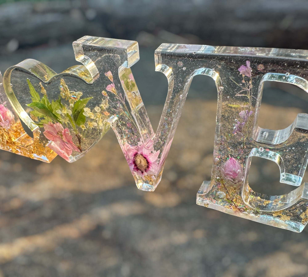 Décoration de jardin enchanté Love - Fleur rose autoportante LOVE