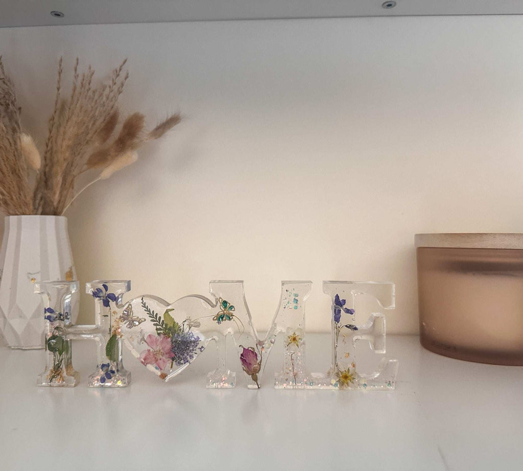 Décoration de jardin fantaisiste pour la maison - Décoration de mots en fleurs pressées faites à la main