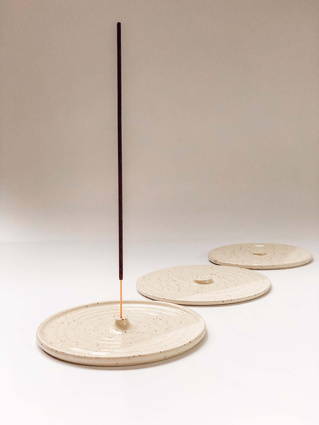 Porte-encens de style assiette