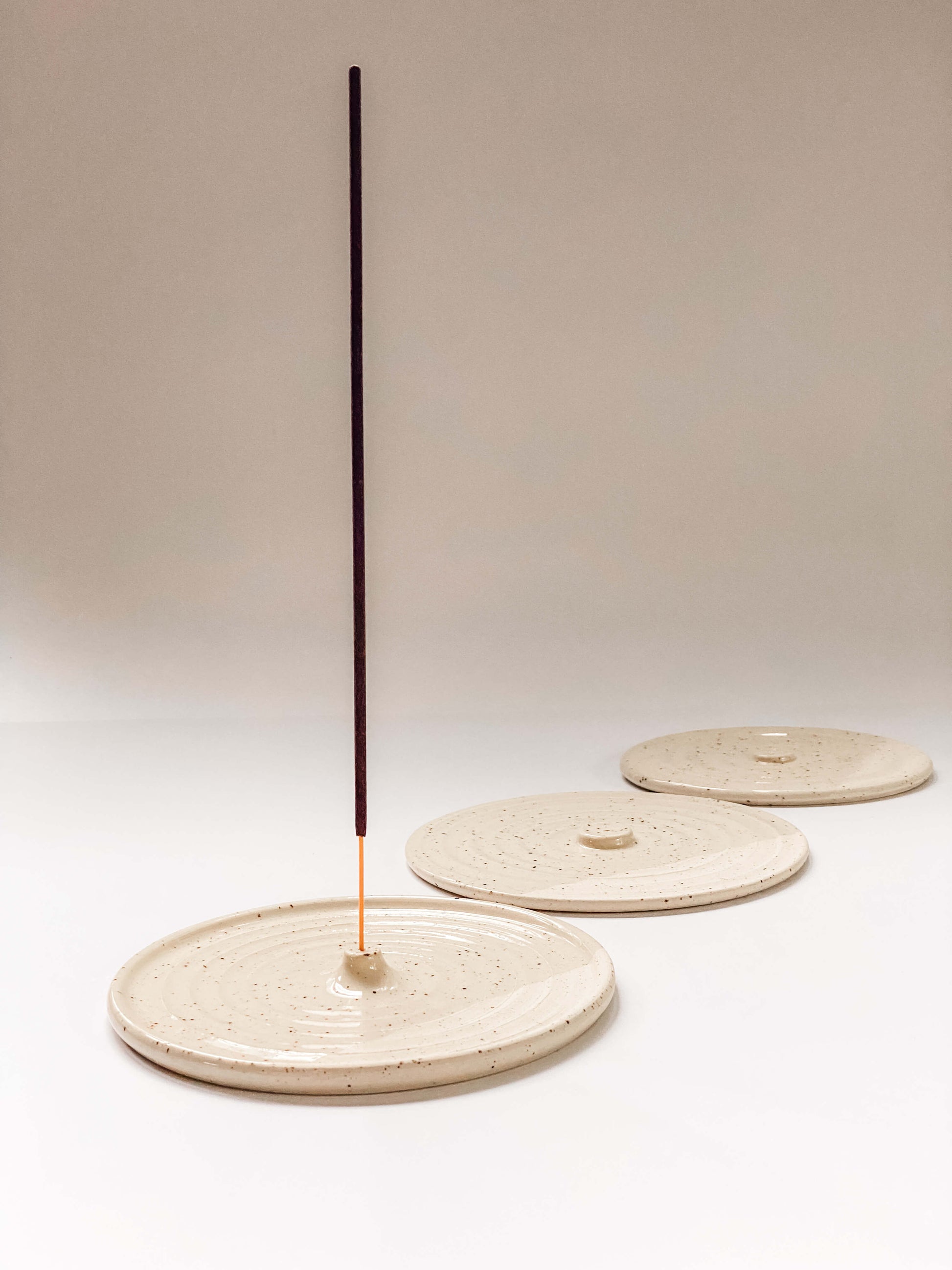 Porte-encens de style assiette