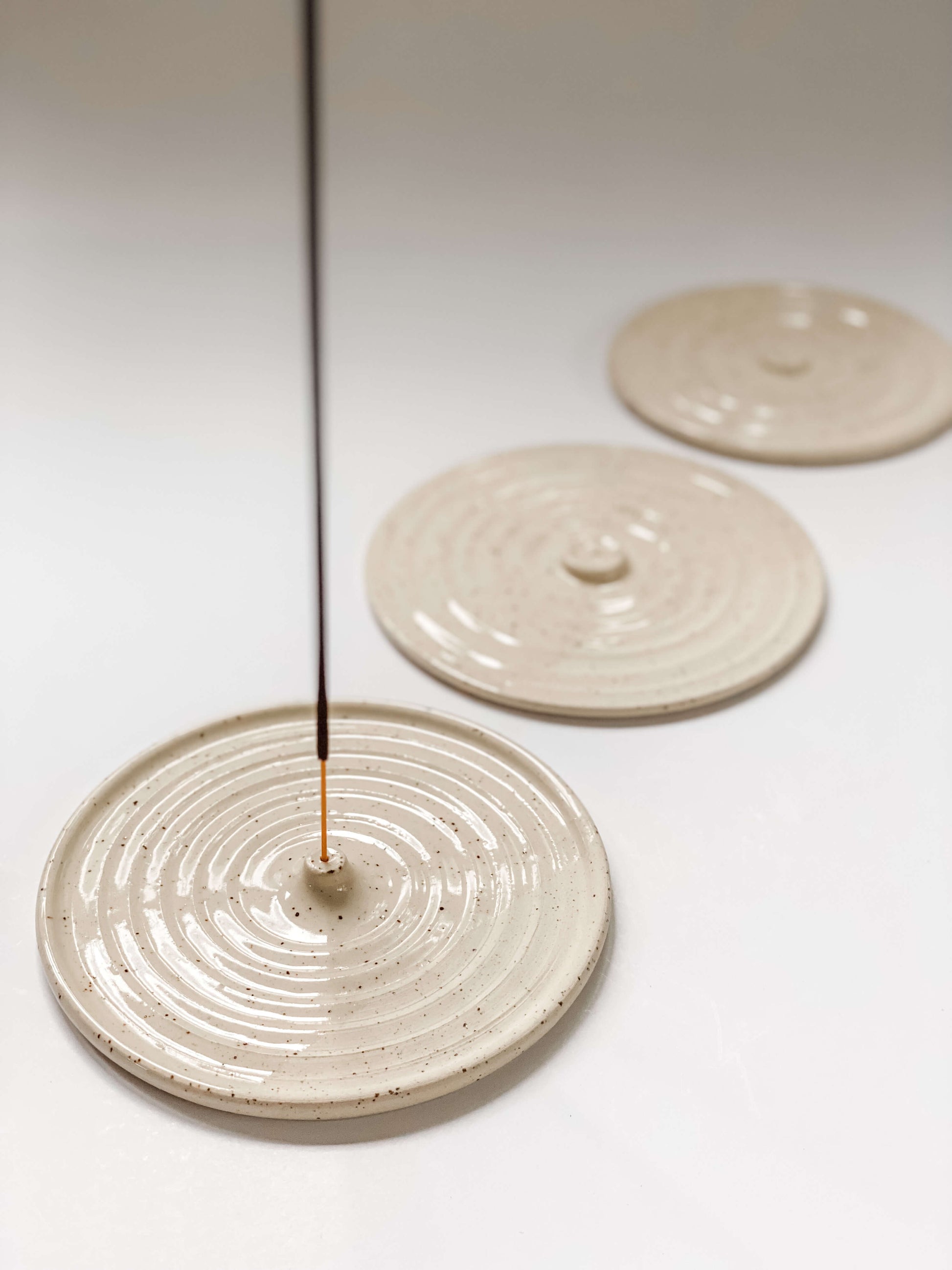 Porte-encens de style assiette