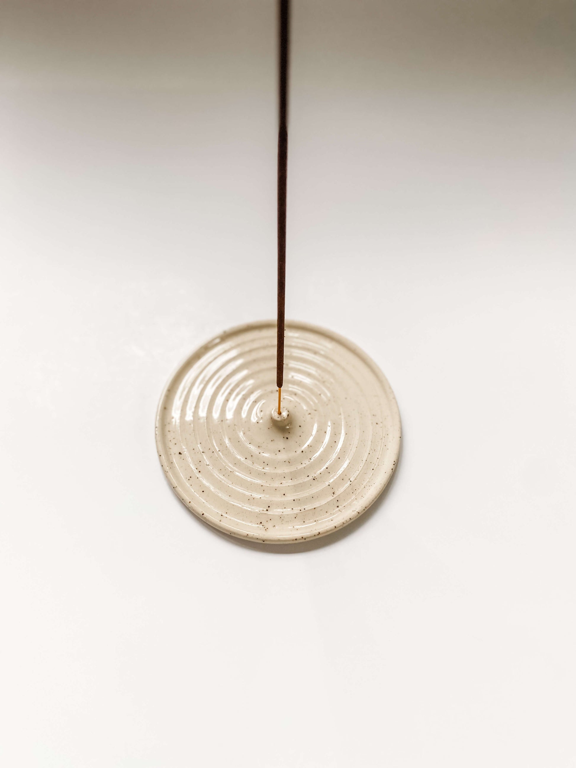 Porte-encens de style assiette