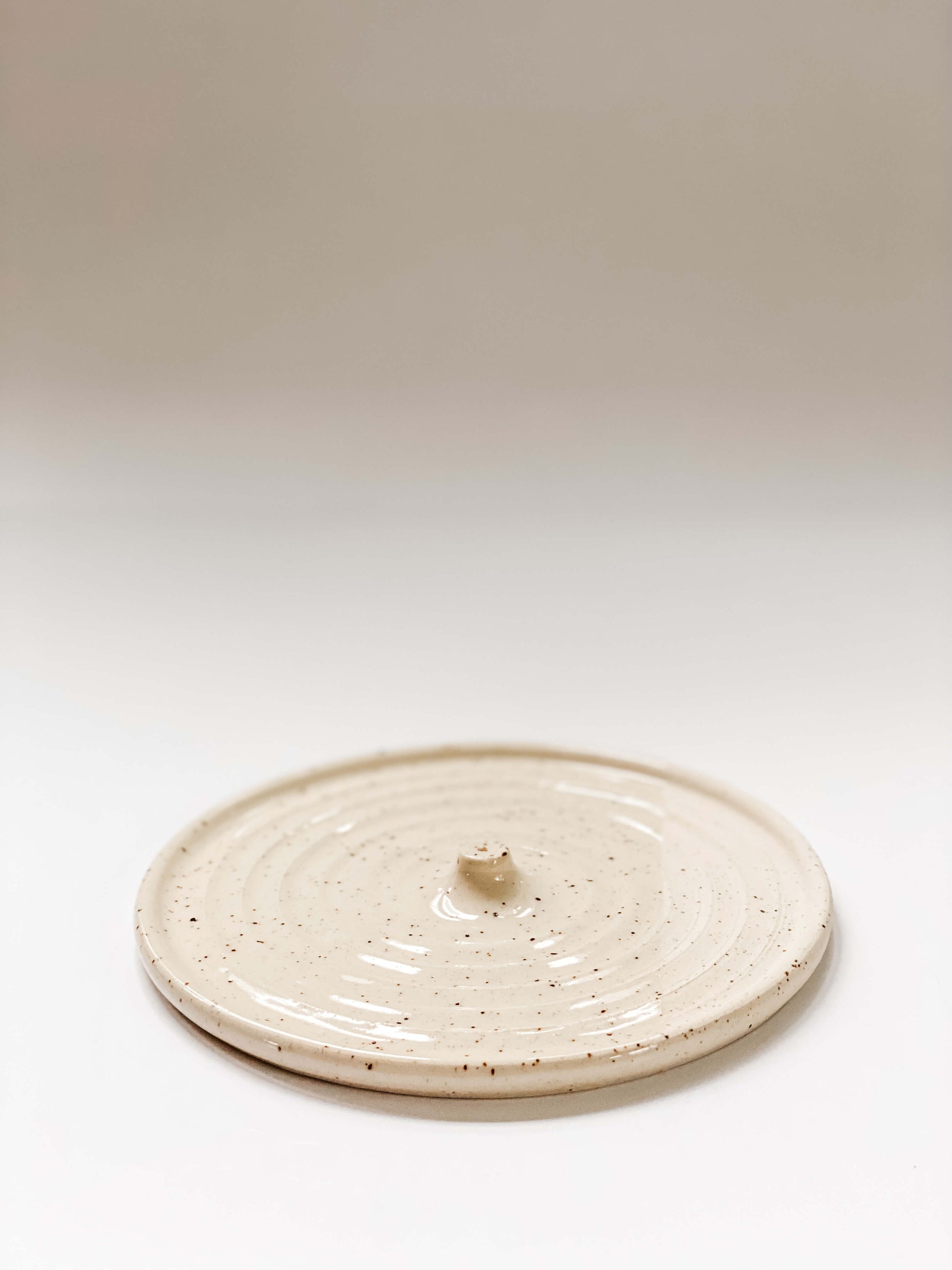 Porte-encens de style assiette