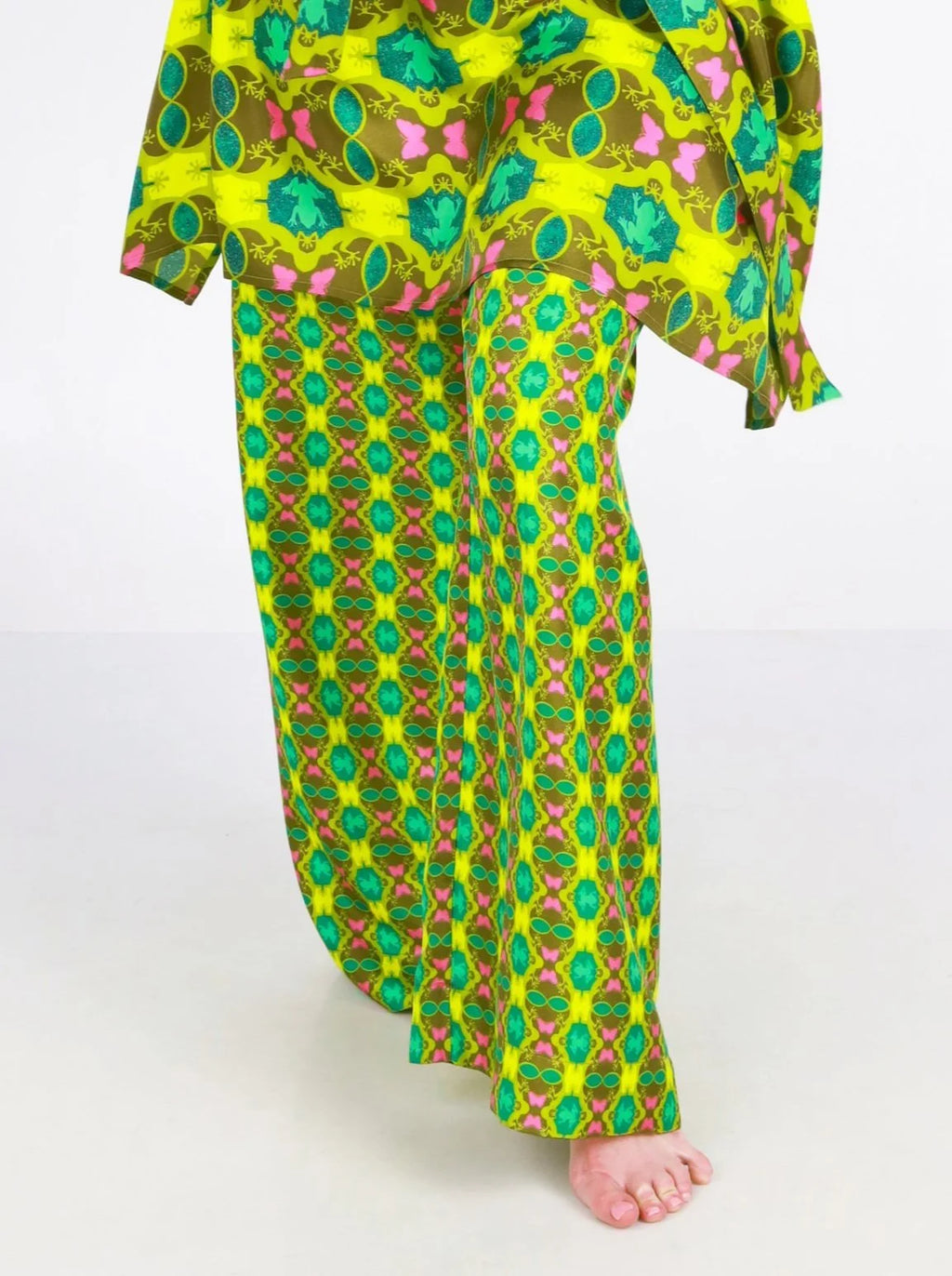 pantalon en soie émeraude lézard lounge 